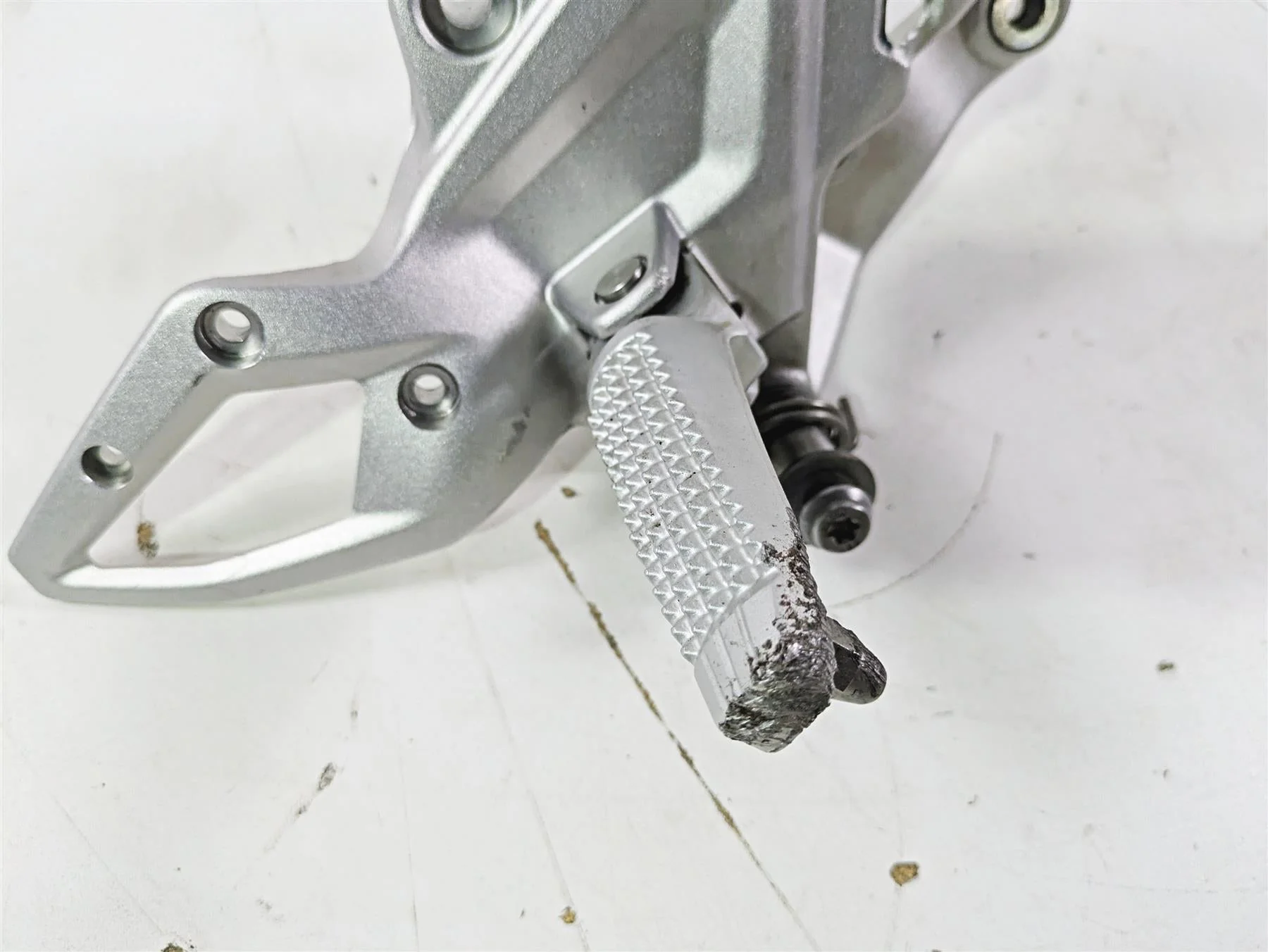 2016 BMW F800R K73 Right Front Rider Footpeg Foot Peg Rear 8527864 46718534960 - Image 7