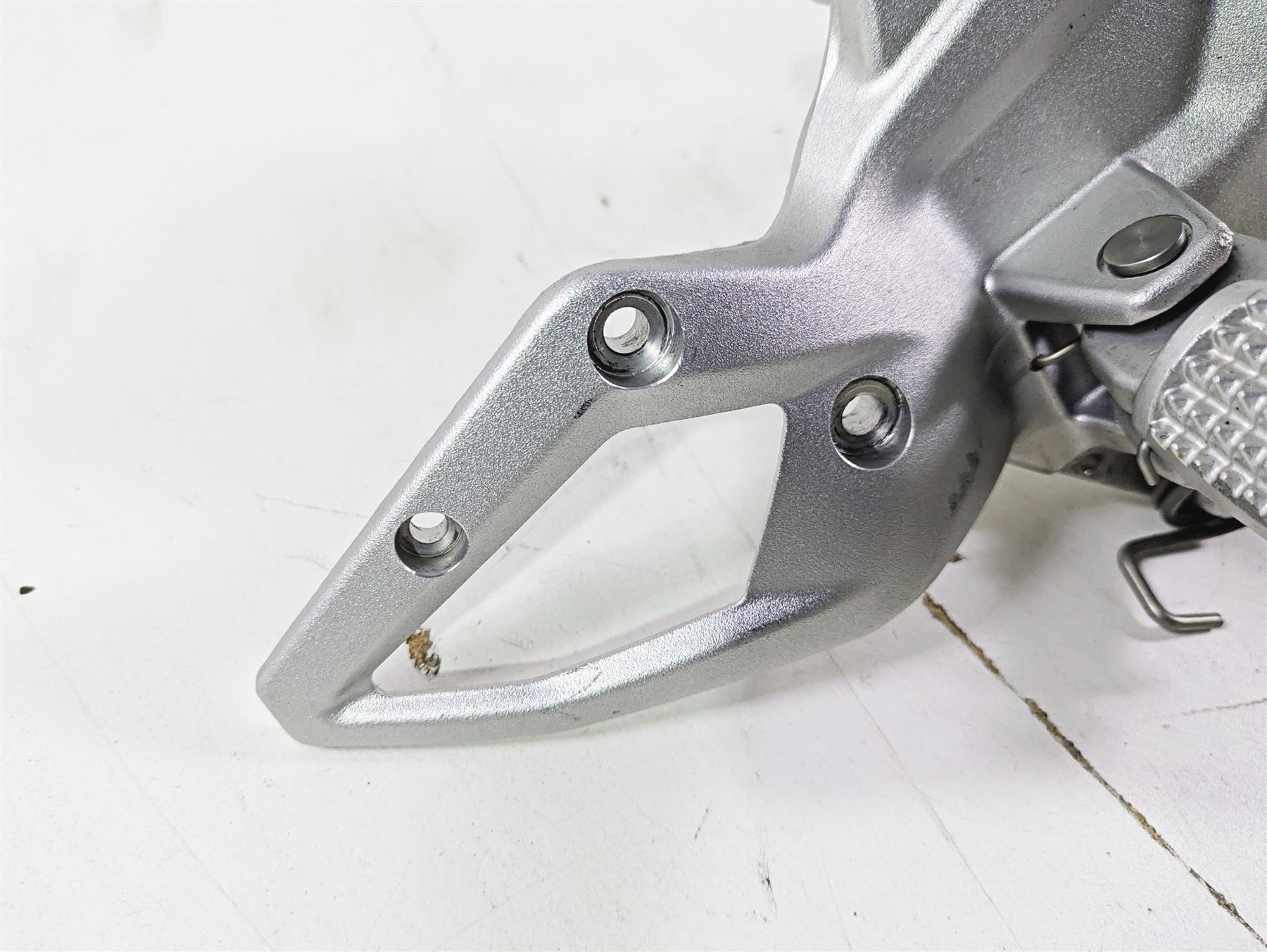 2016 BMW F800R K73 Right Front Rider Footpeg Foot Peg Rear 8527864 46718534960 - Image 9
