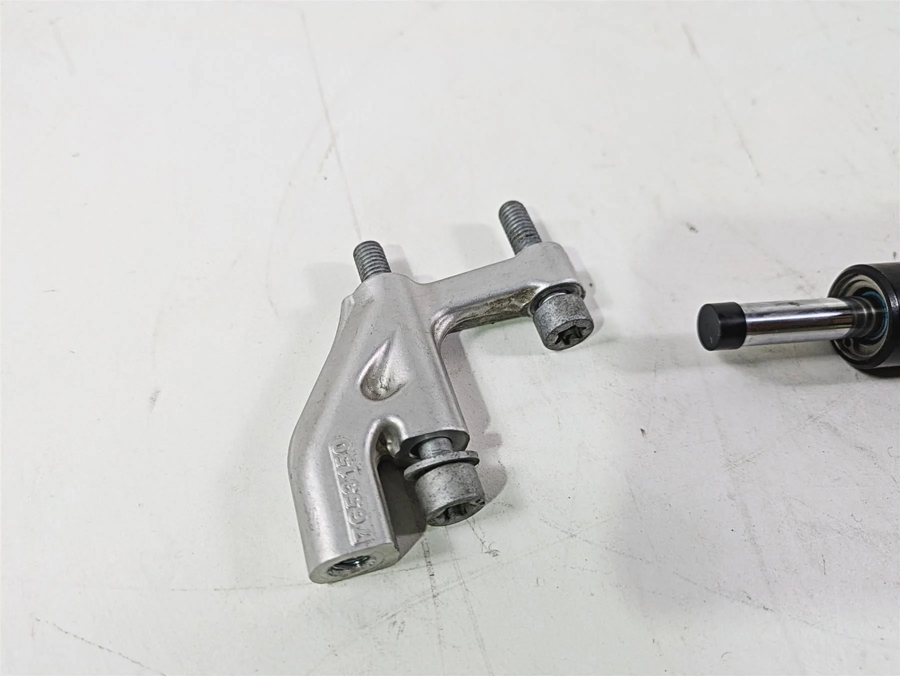 2016 BMW F800R K73 Steering Damper Stabilizer & Mounts 7653149 31427653149 - Image 3