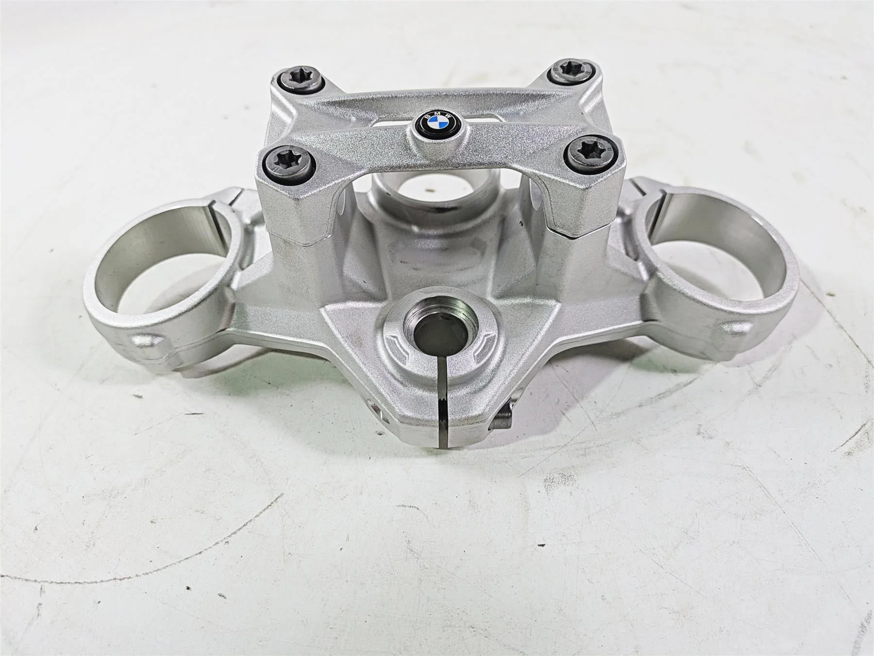 2016 BMW F800R K73 Upper Triple Tree Steering Clamp 8546421 32418546421 - Image 8