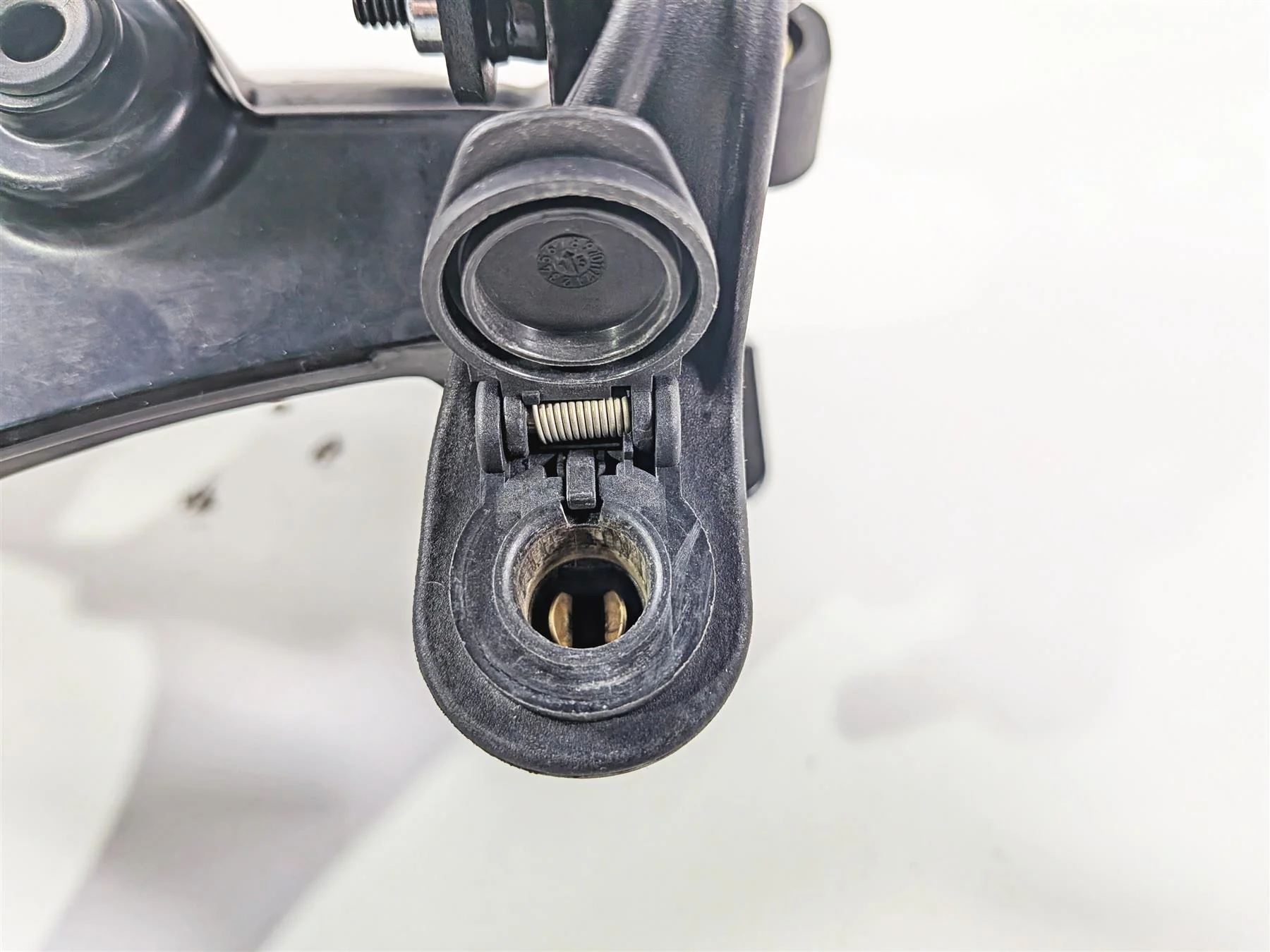 2016 BMW R1200 GS K50 Front Windshield Adjuster & Mount 46638561351 - Image 11