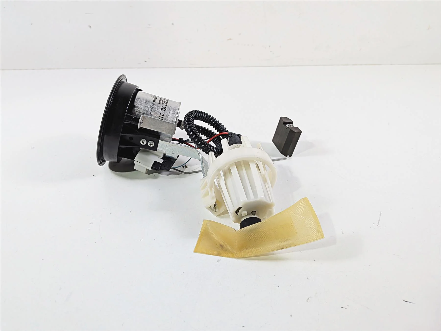 2016 BMW R1200 GS K50 Fuel Gas Petrol Pump - Tested 16148521488 - Image 2