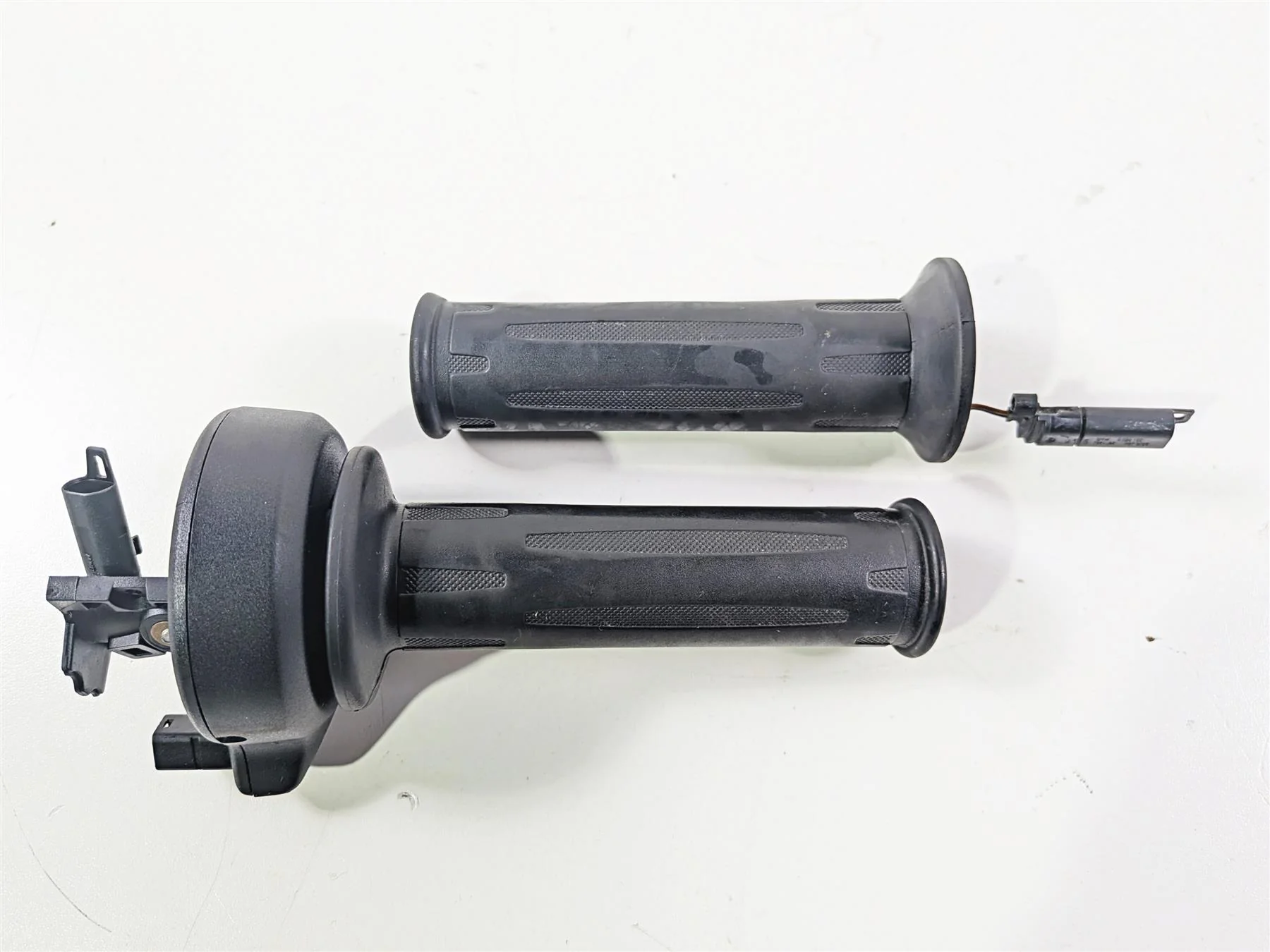 2016 BMW R1200 GS K50 Heated Hand Grip Cruise Set 61318552115 61318552120 - Image 10