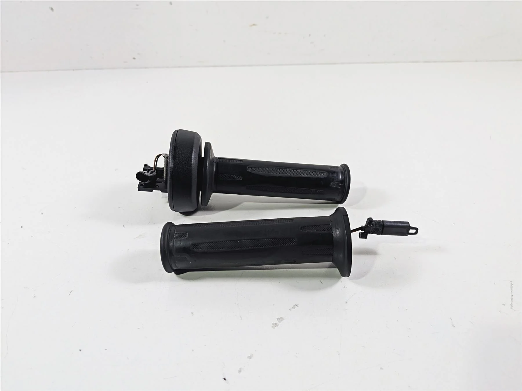 2016 BMW R1200 GS K50 Heated Hand Grip Cruise Set 61318552115 61318552120 - Image 2