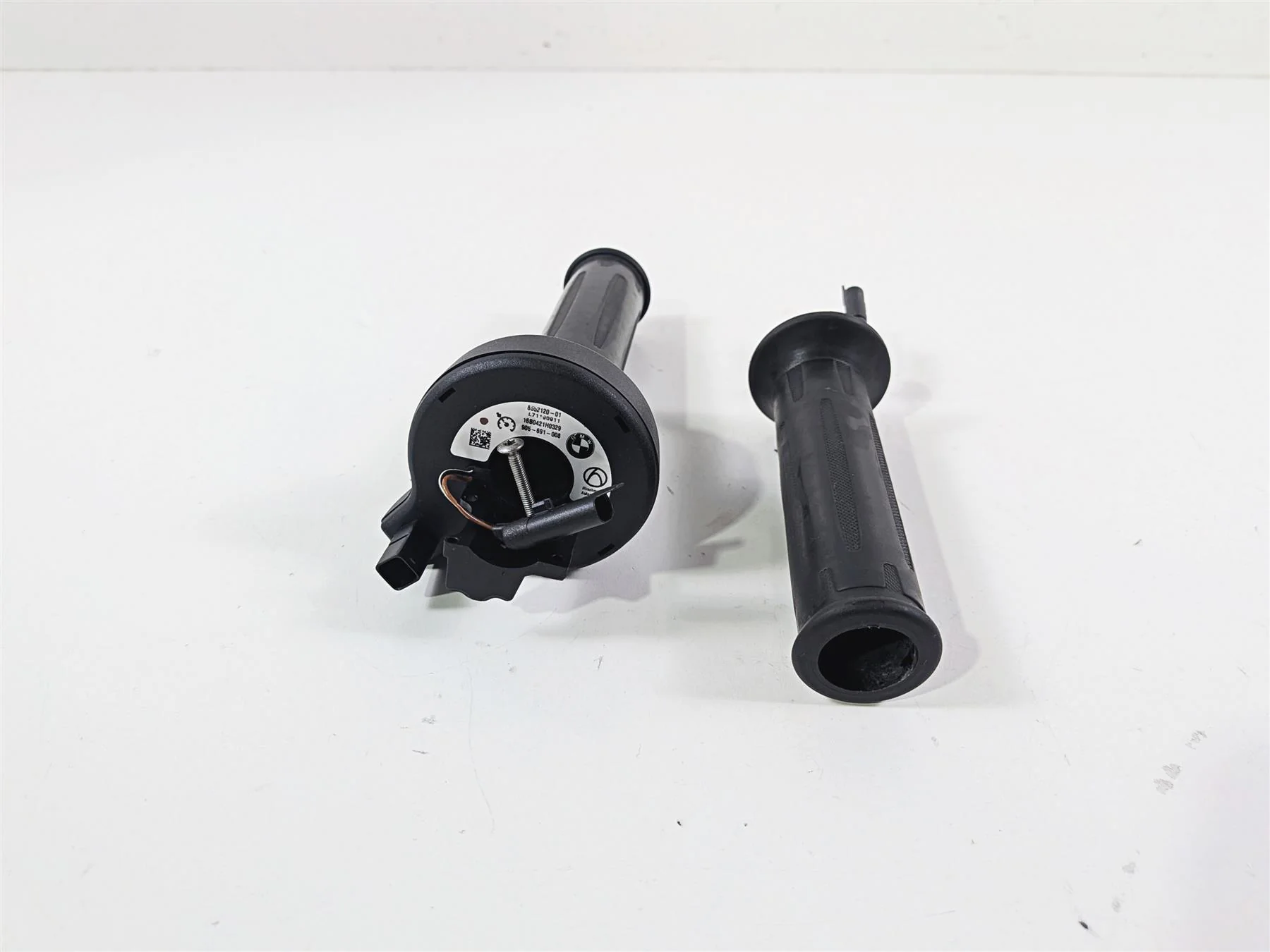 2016 BMW R1200 GS K50 Heated Hand Grip Cruise Set 61318552115 61318552120 - Image 3