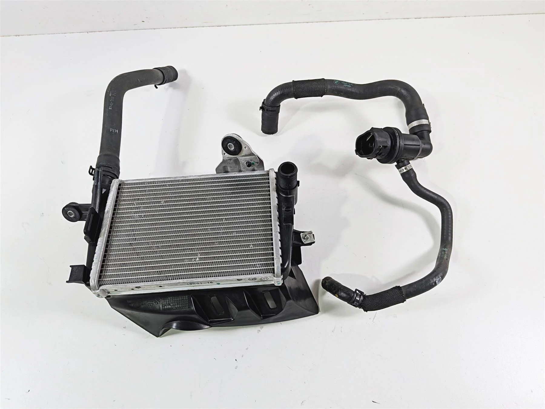2016 BMW R1200 GS K50 Left Radiator + Thermostat & Cover 17118546408
