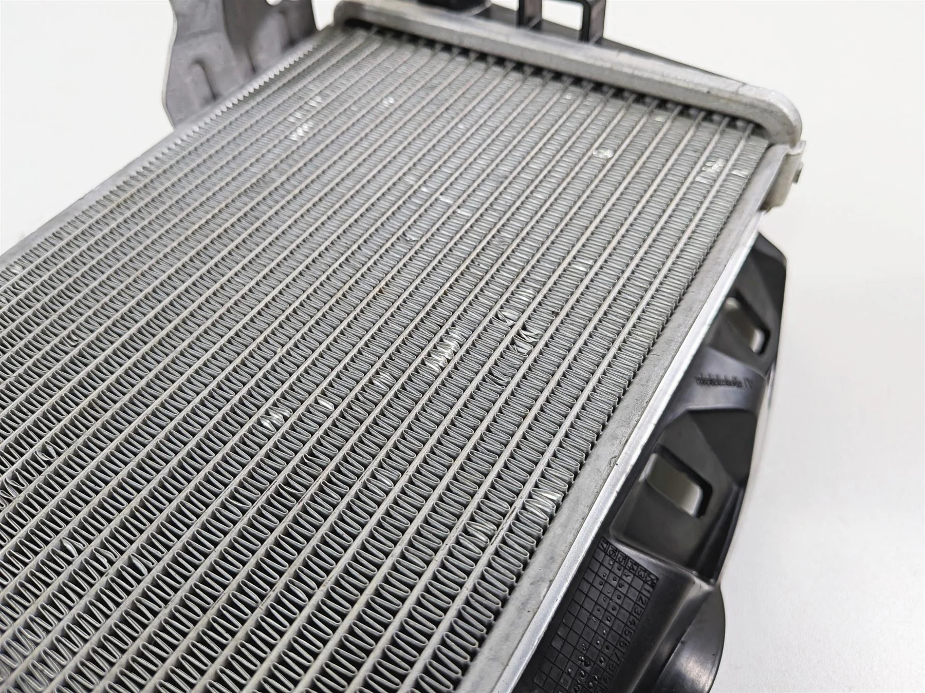 2016 BMW R1200 GS K50 Left Radiator + Thermostat & Cover 17118546408 - Image 10