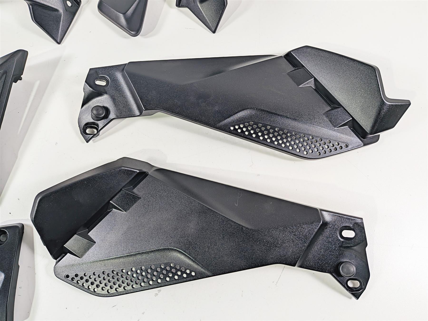 2016 BMW R1200 GS K50 Plastic Cover Infill Fairing Set 46638528675 46638528676 - Image 4