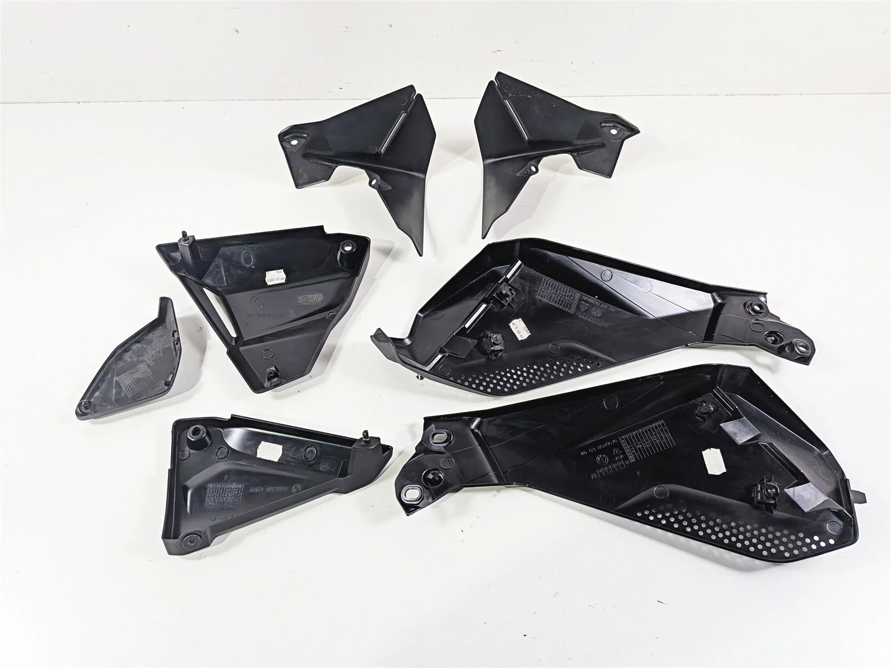2016 BMW R1200 GS K50 Plastic Cover Infill Fairing Set 46638528675 46638528676 - Image 7