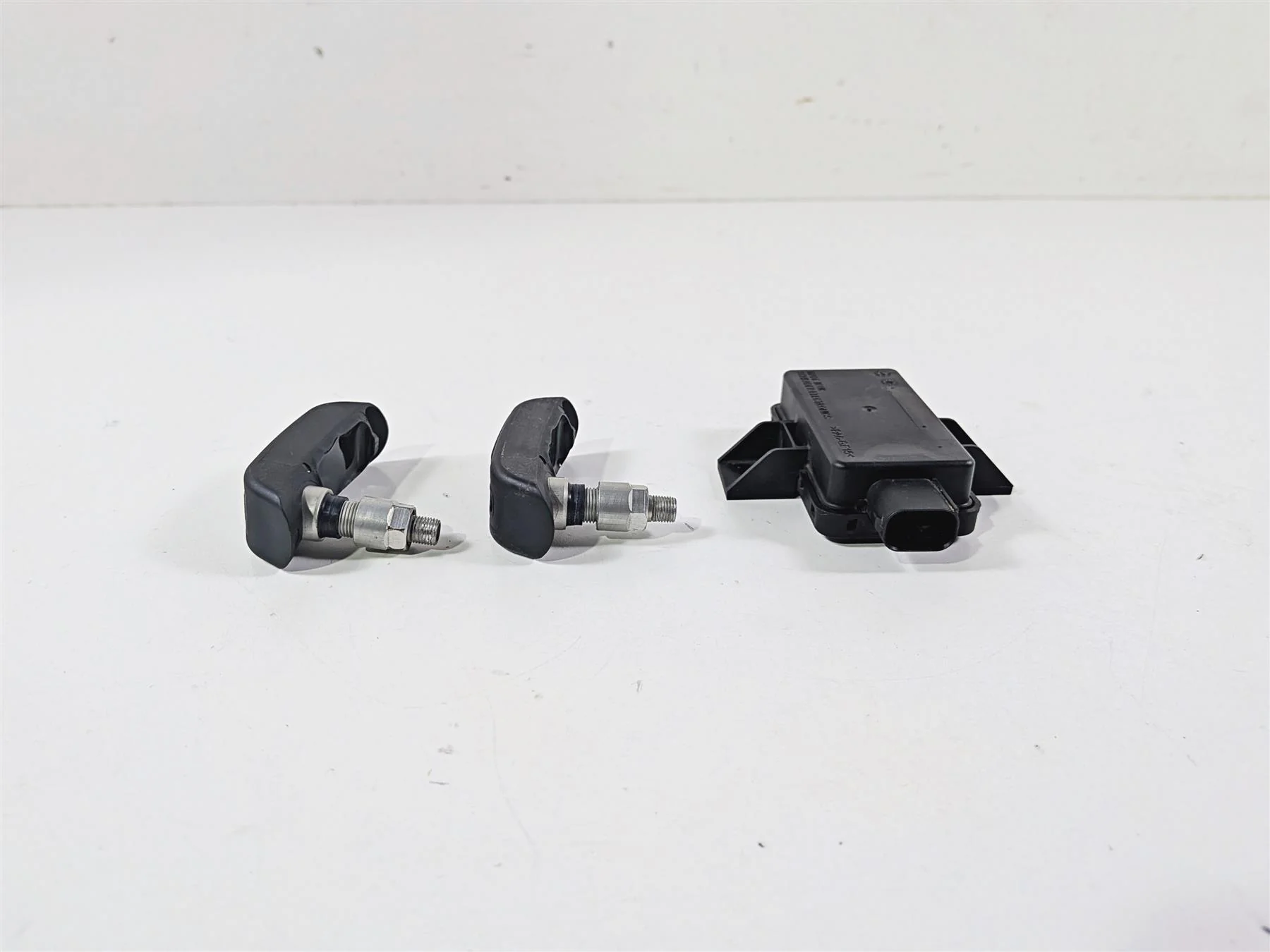 2016 BMW R1200 GS K50 Rdc Sensor & Tire Sensors 65758546222 & 65759832031 - Image 5