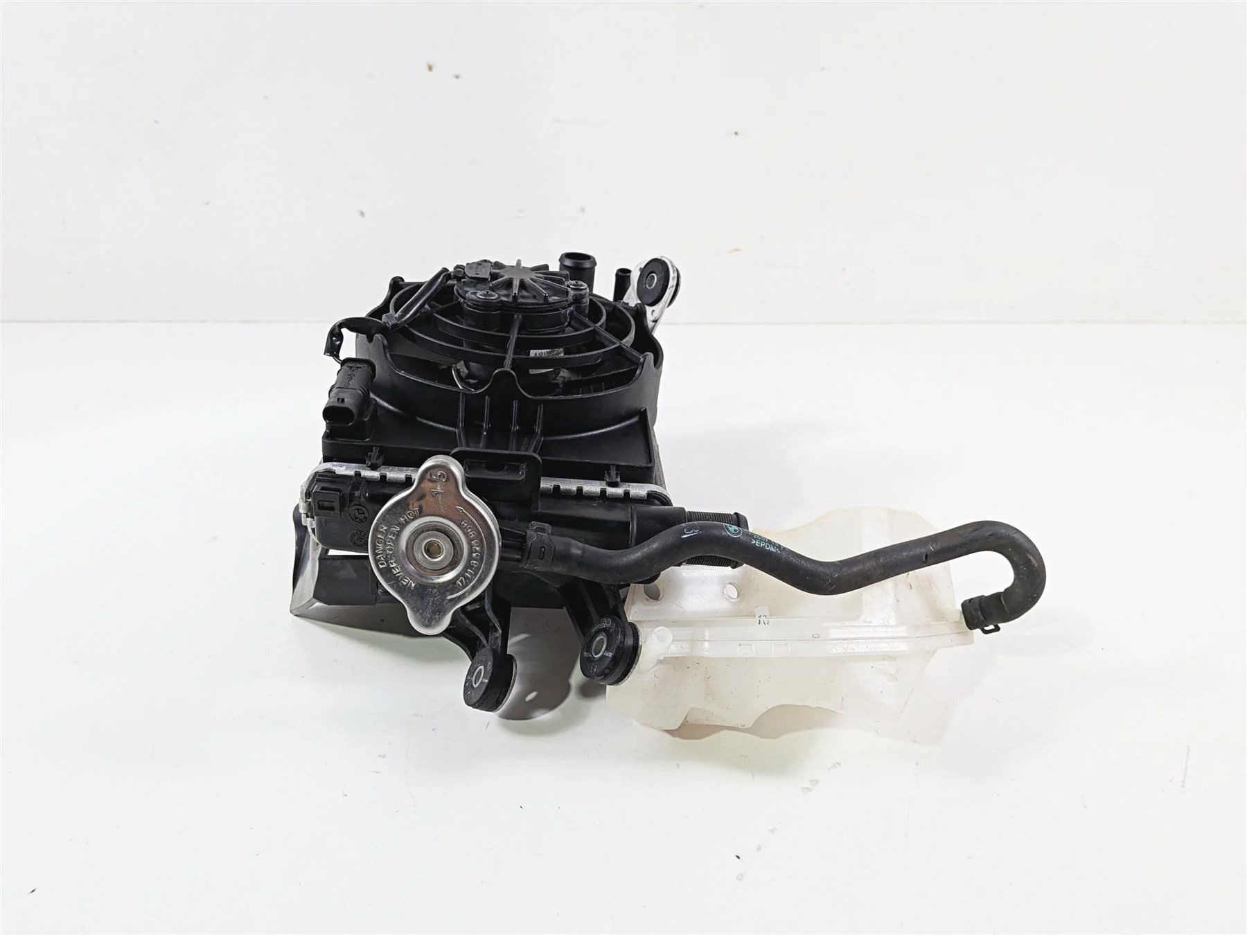 2016 BMW R1200 GS K50 Right Radiator + Reservoir Fan & Cover 17118546416 - Image 3