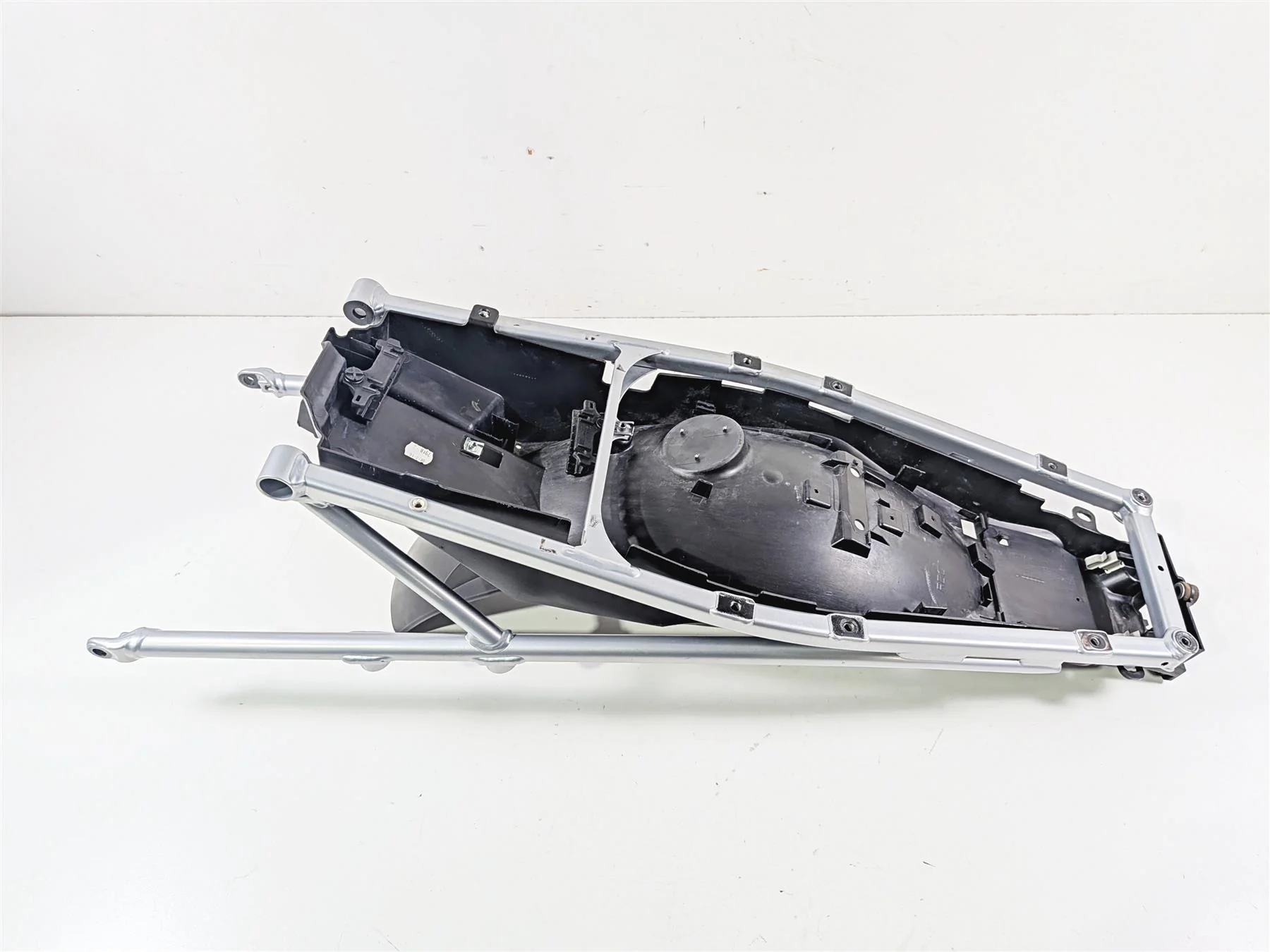 2016 BMW R1200 GS K50 Subframe & Inner Fender 46518354222 - Image 12