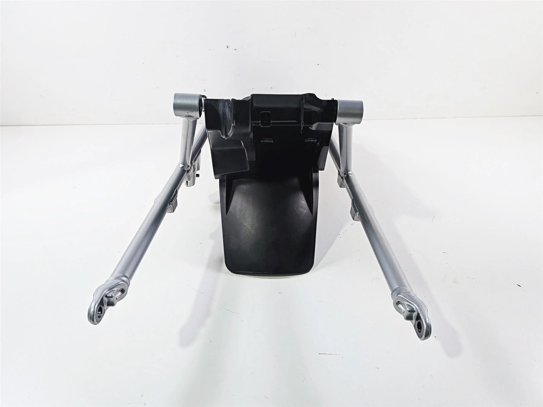 2016 BMW R1200 GS K50 Subframe & Inner Fender 46518354222 - Image 2