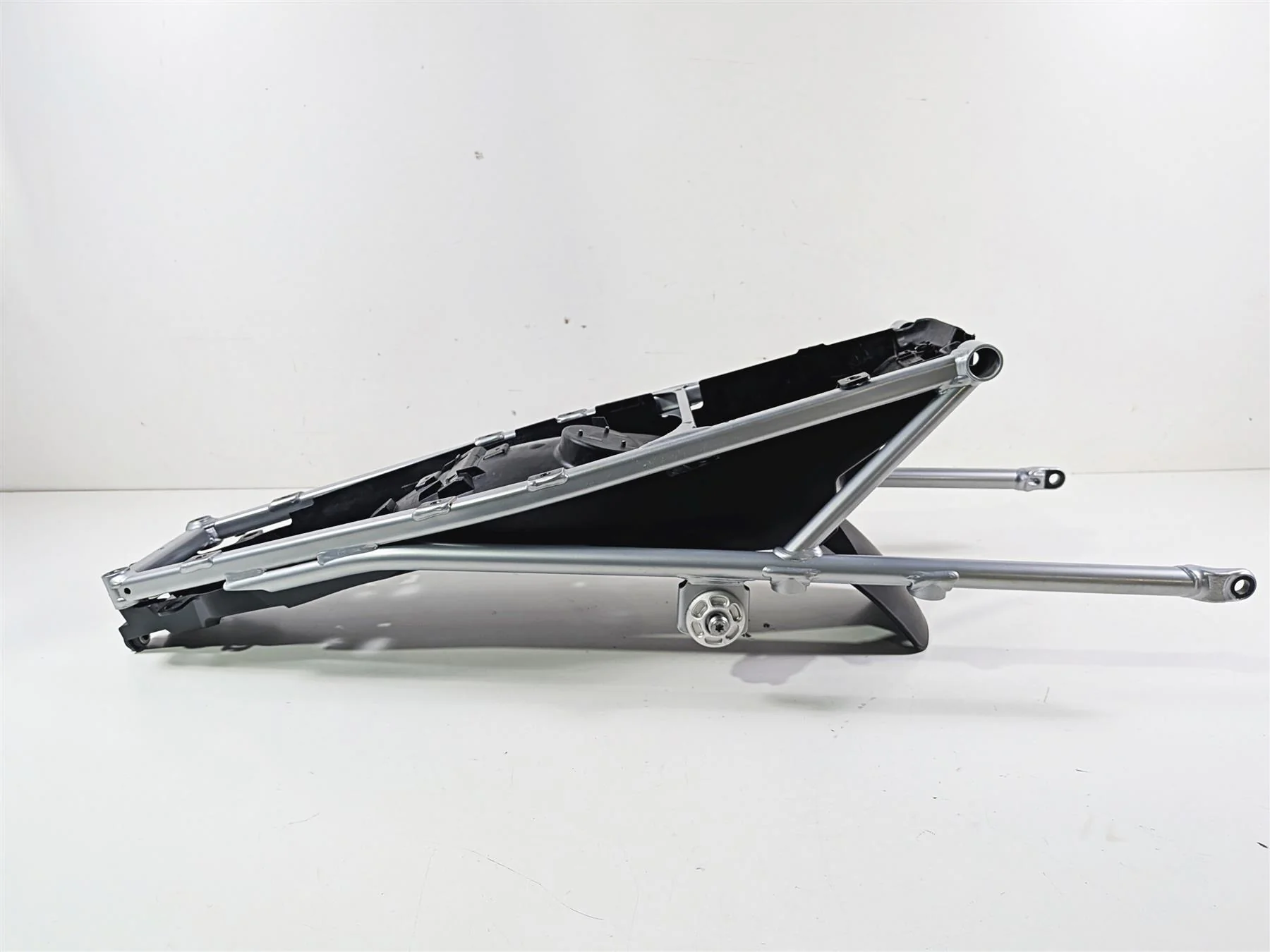 2016 BMW R1200 GS K50 Subframe & Inner Fender 46518354222 - Image 3