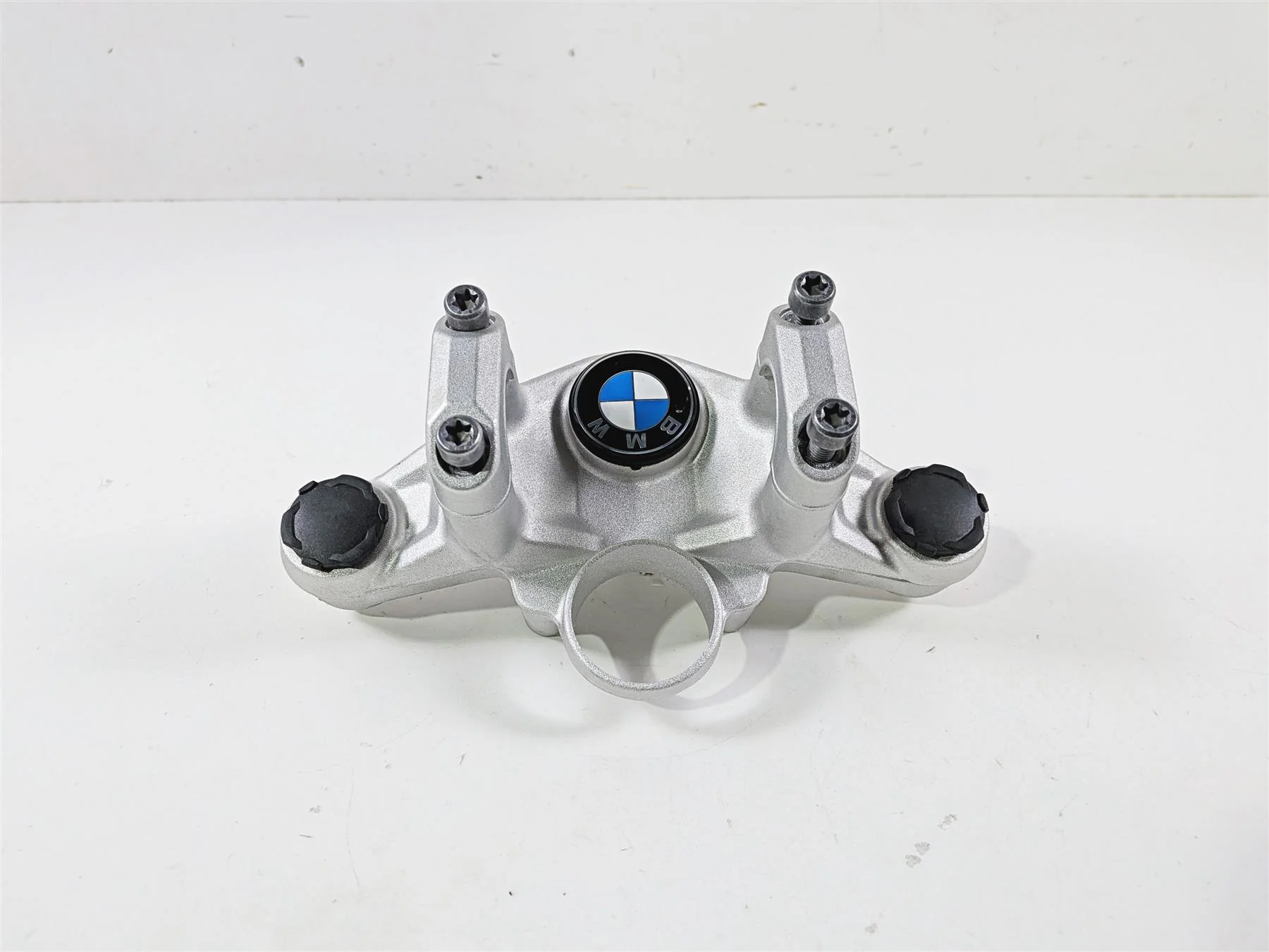 2016 BMW R1200 GS K50 Upper Triple Tree Steering Clamp 31428555849 - Image 4