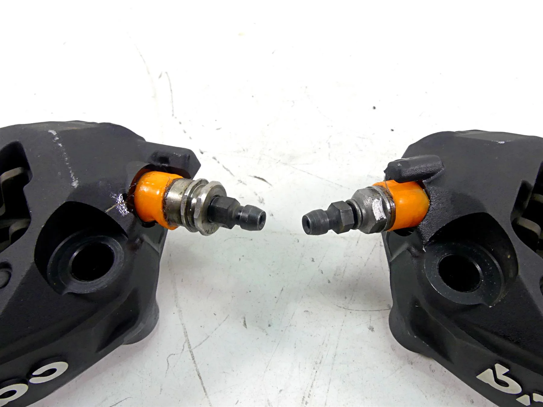 2016 BMW R1200GS Adv K51 Front Brembo Brake Caliper Set 34118556205 34118556206 - Image 3