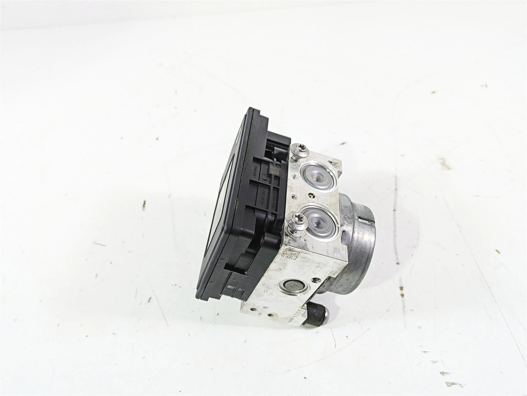 2016  BMW R1200GS GSW K50 Abs Brake Pump Module 8561704