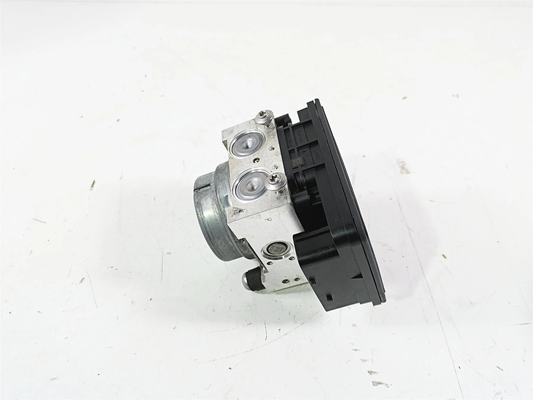 2016  BMW R1200GS GSW K50 Abs Brake Pump Module 8561704 - Image 3