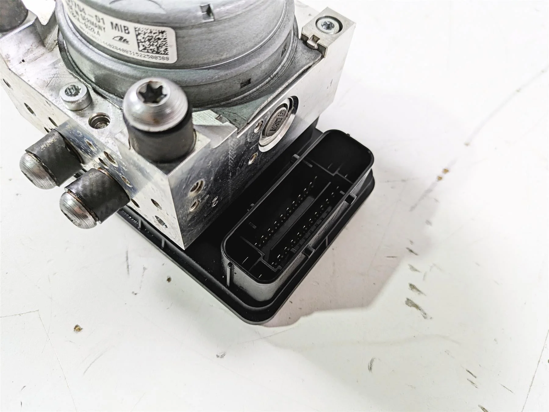 2016  BMW R1200GS GSW K50 Abs Brake Pump Module 8561704 - Image 8