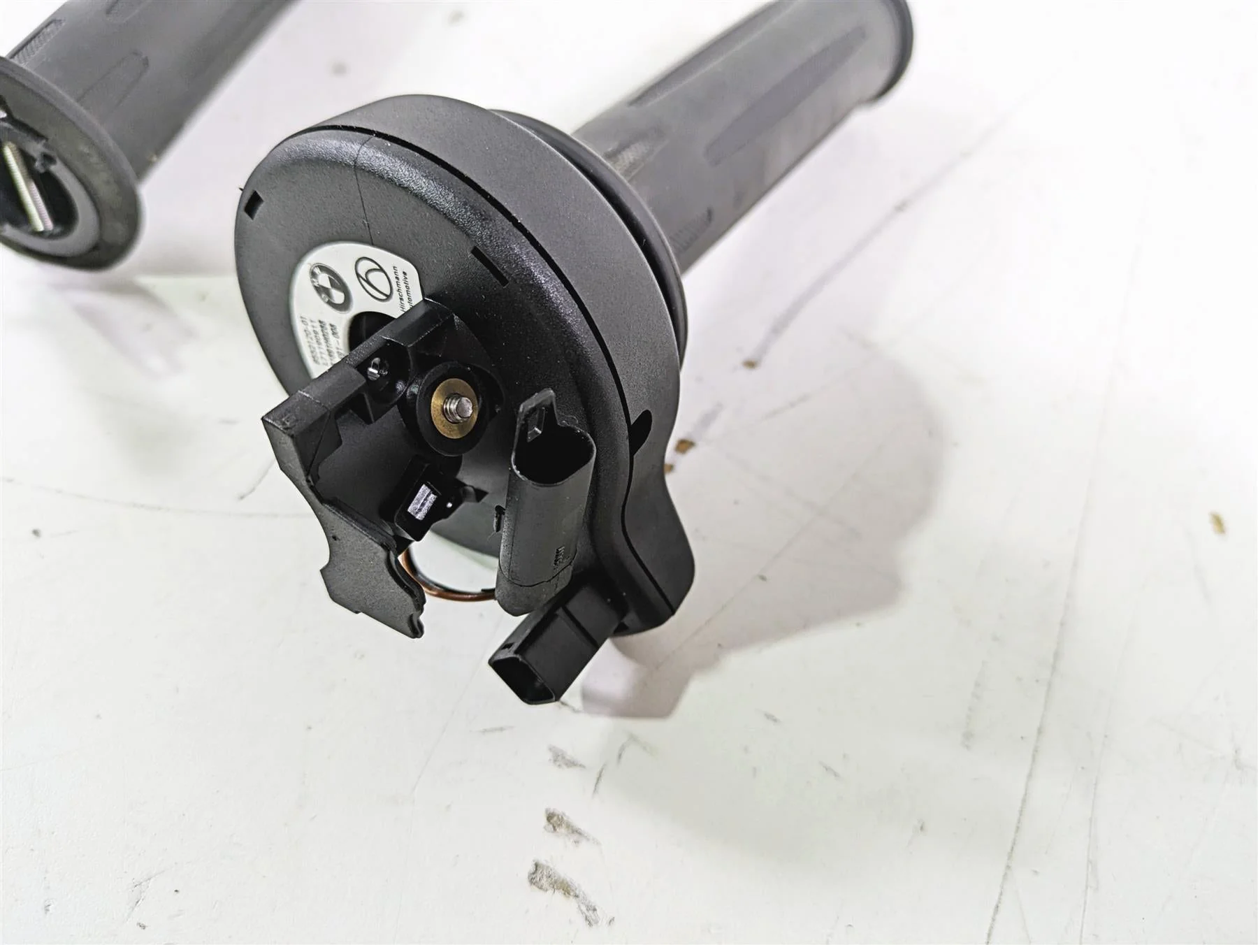 2016 BMW R1200GS GSW K50 Heated Cruise Hand Grip Set 61318552117 61318552120 - Image 11