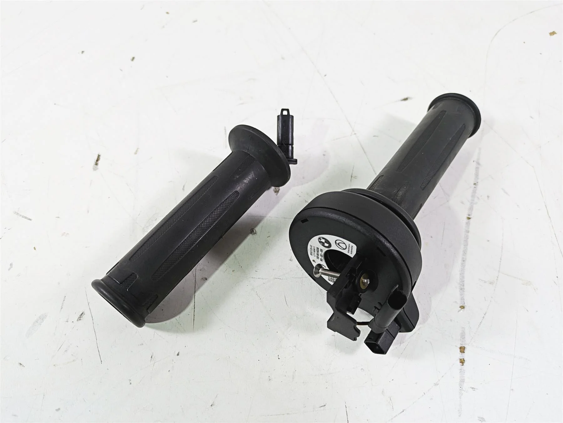 2016 BMW R1200GS GSW K50 Heated Cruise Hand Grip Set 61318552117 61318552120 - Image 12