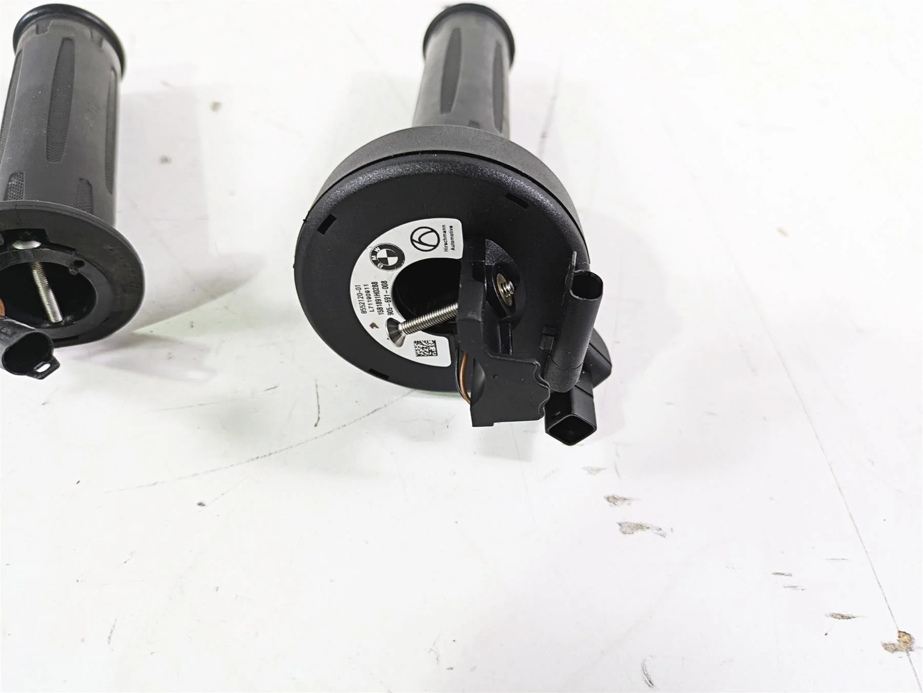 2016 BMW R1200GS GSW K50 Heated Cruise Hand Grip Set 61318552117 61318552120 - Image 9
