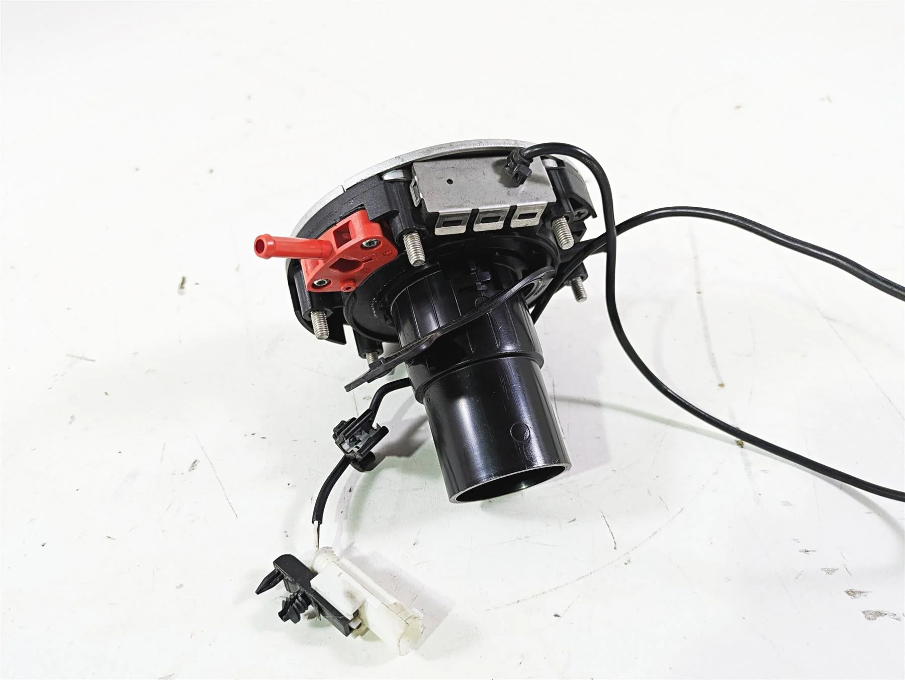 2016  BMW R1200GS GSW K50 Keyless Fuel Petrol Gas Cap Lid 16118531632 - Image 8
