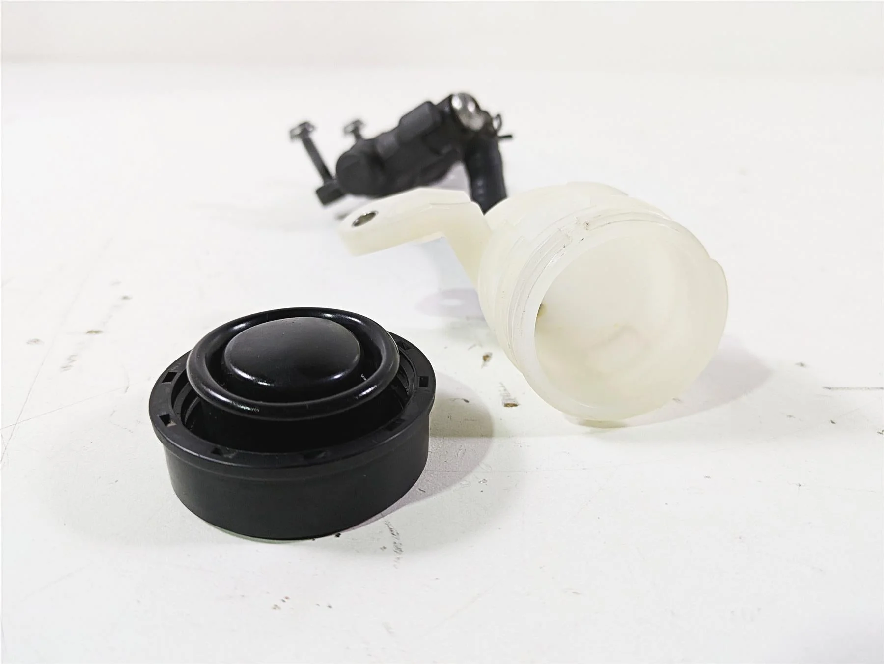 2016  BMW R1200GS GSW K50 Rear Brake Master Cylinder 1/2" Nissin 34318522398 - Image 12