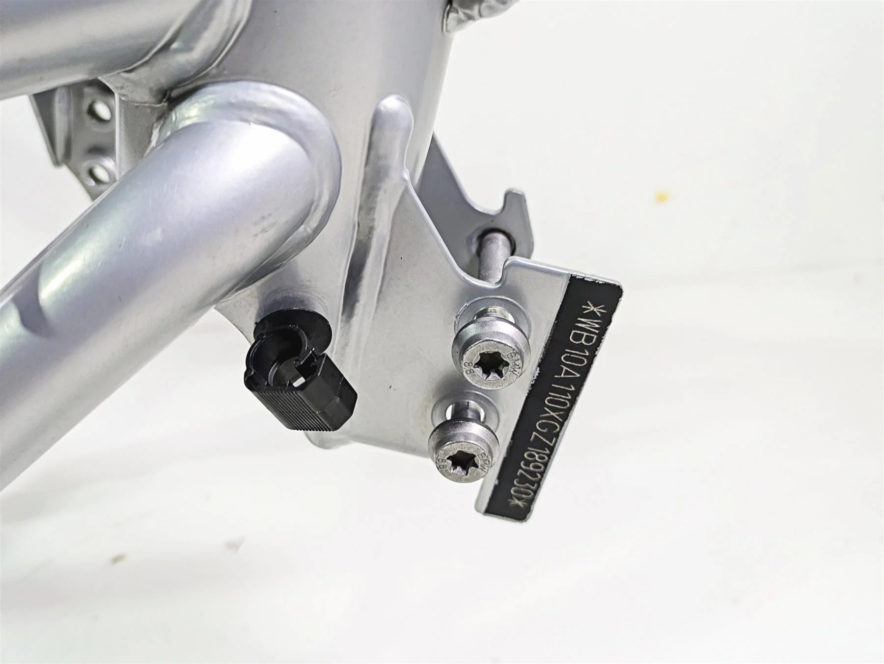 2016  BMW R1200GS GSW K50 Straight Main Silver Frame Chassis With Salvage Texas Title 46519444971 - Image 2