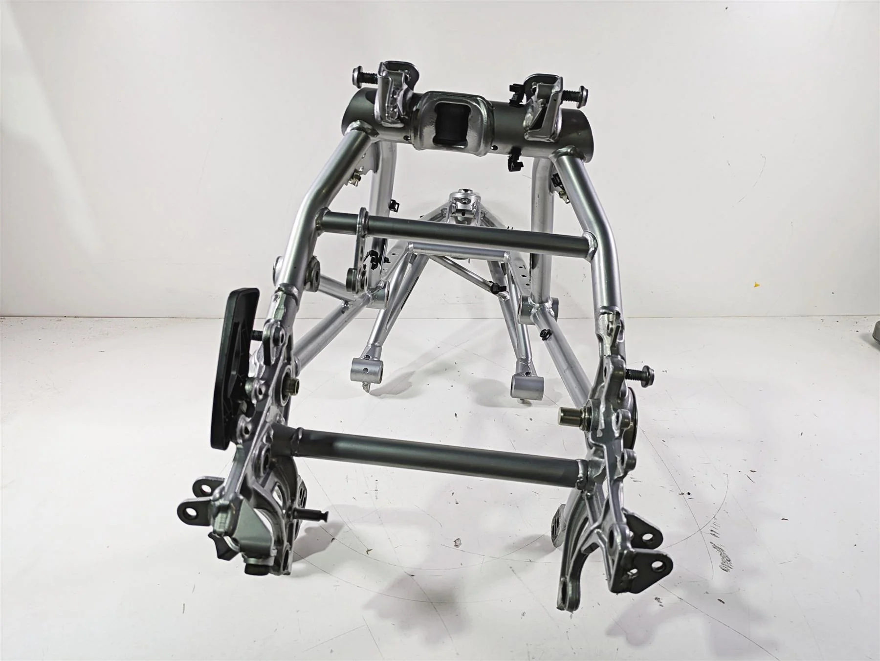 2016  BMW R1200GS GSW K50 Straight Main Silver Frame Chassis With Salvage Texas Title 46519444971 - Image 5