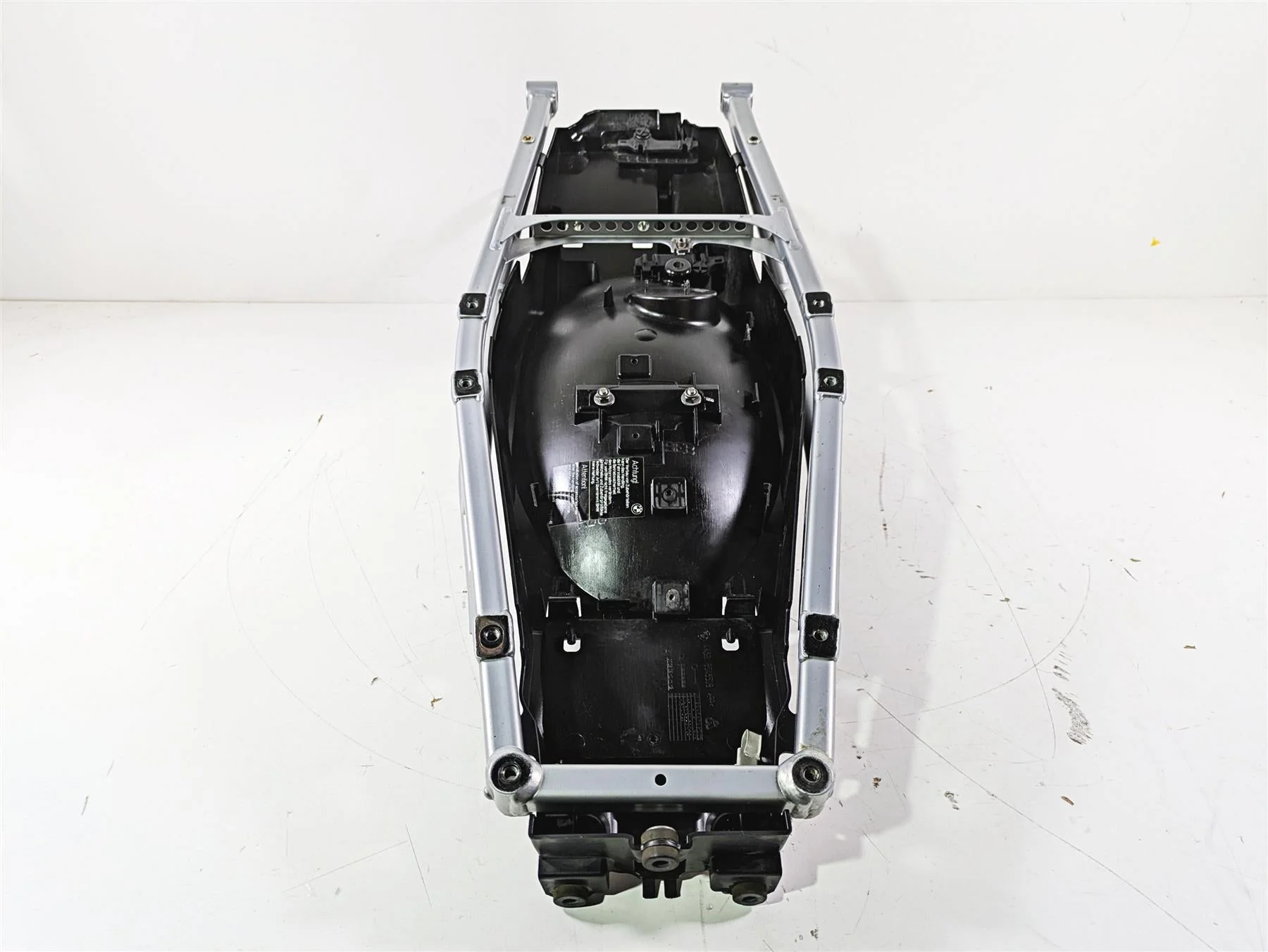 2016  BMW R1200GS GSW K50 Subframe Sub Frame & Inner Fender 46518354222 - Image 2