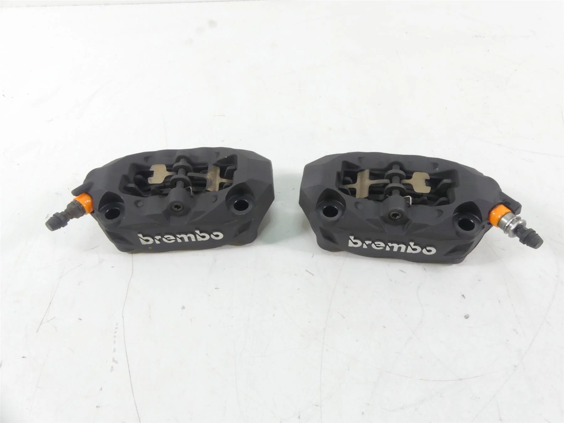 2016 BMW R1200GS K50 Front Brembo Brake Caliper Set 34118556205 34118556206