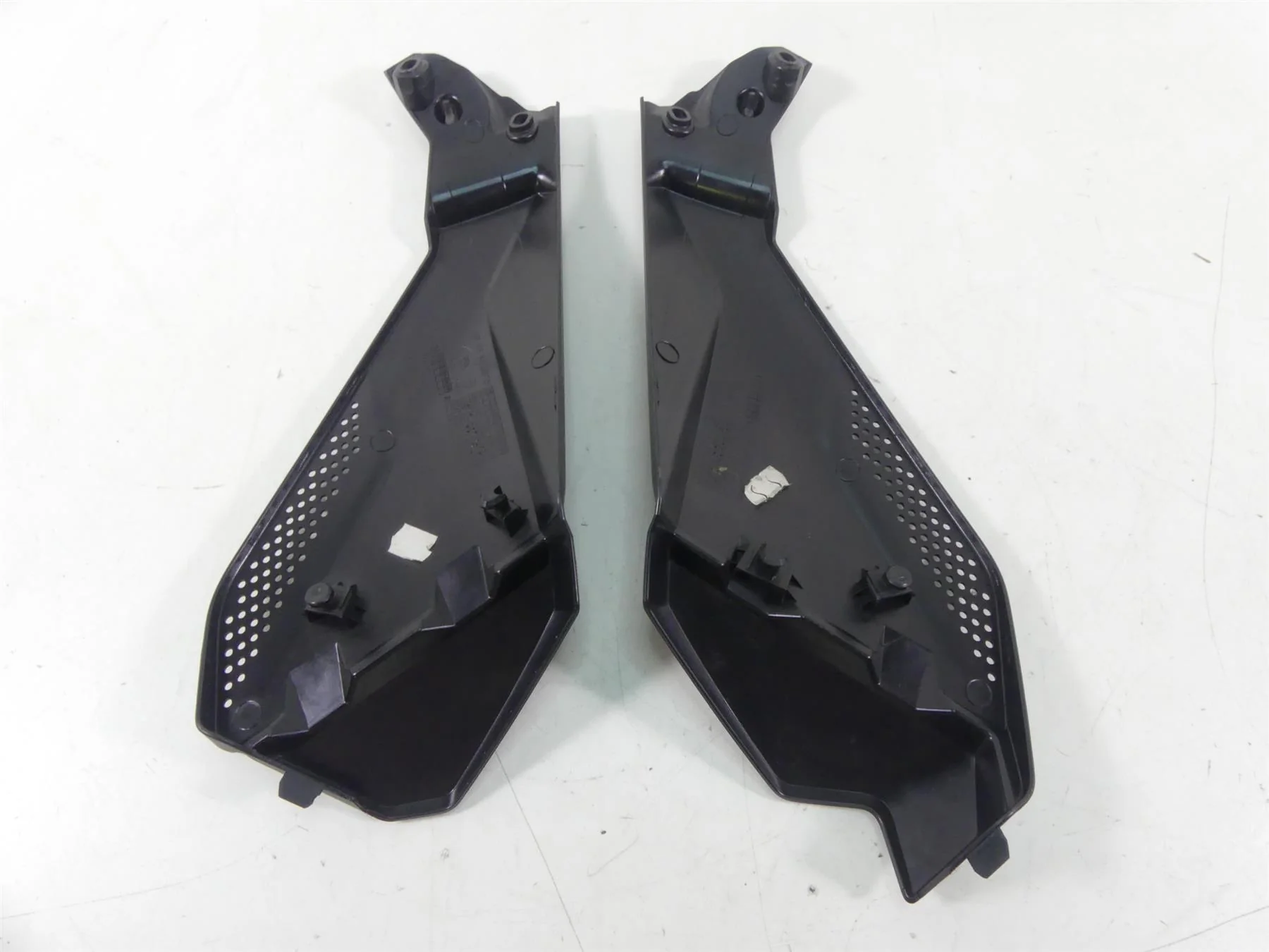2016 BMW R1200GS K50 Lower Side Cover Fairing Panel Cowl Set 46638528676 - Image 4