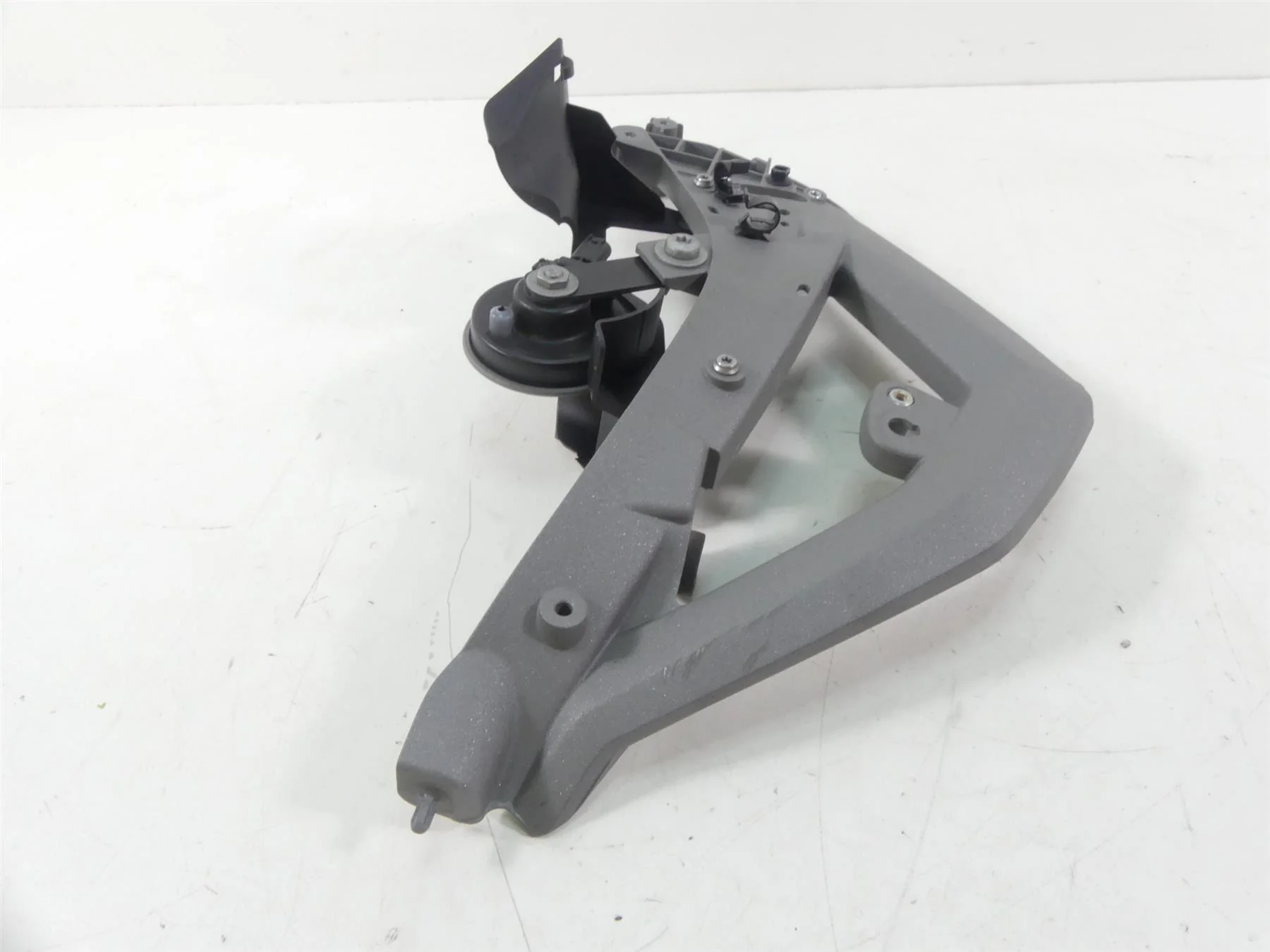 2016 BMW R1200GS K50 Right Front Panel Fairing Center Stay - Read 46638528674 - Image 2