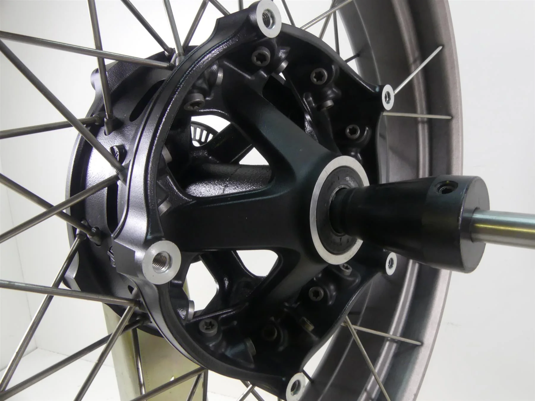 2016 BMW R1200GS K50 Straight Front Spoke Wheel Rim 19x3 36318528531 - Image 3