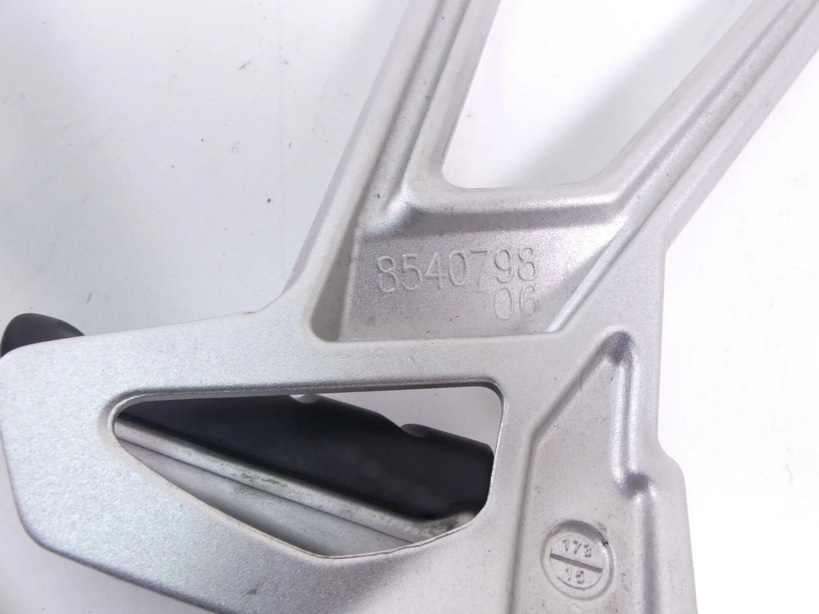2016 BMW R1200R K53 Passenger Footpeg Foot Peg Set 46718540798 46718540799 - Image 8