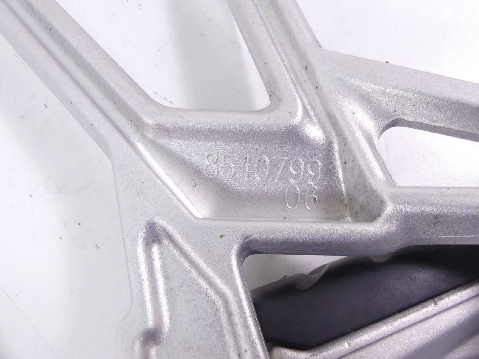 2016 BMW R1200R K53 Passenger Footpeg Foot Peg Set 46718540798 46718540799 - Image 9