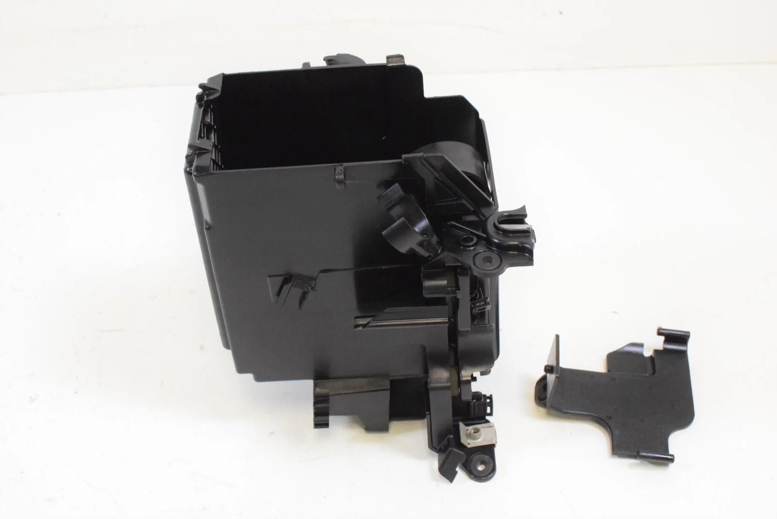 2016 BMW R1200R R1200 R K53 Battery Tray Electrical Holder Carrier 61218533308 - Image 3