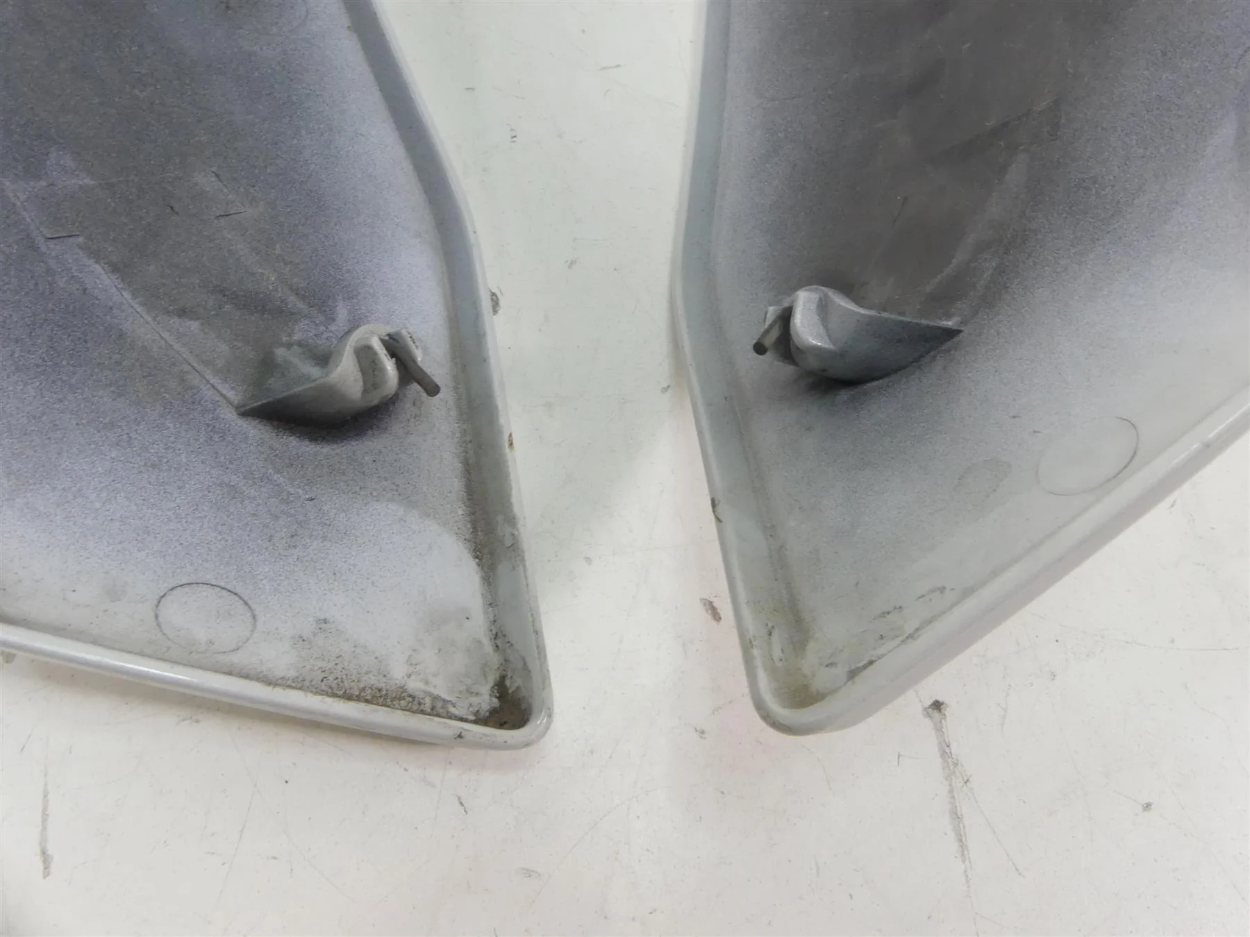 2016 BMW R1200RS K54  Between Leg Side Fairing Cover Set 46638545319 46638545320 - Image 5
