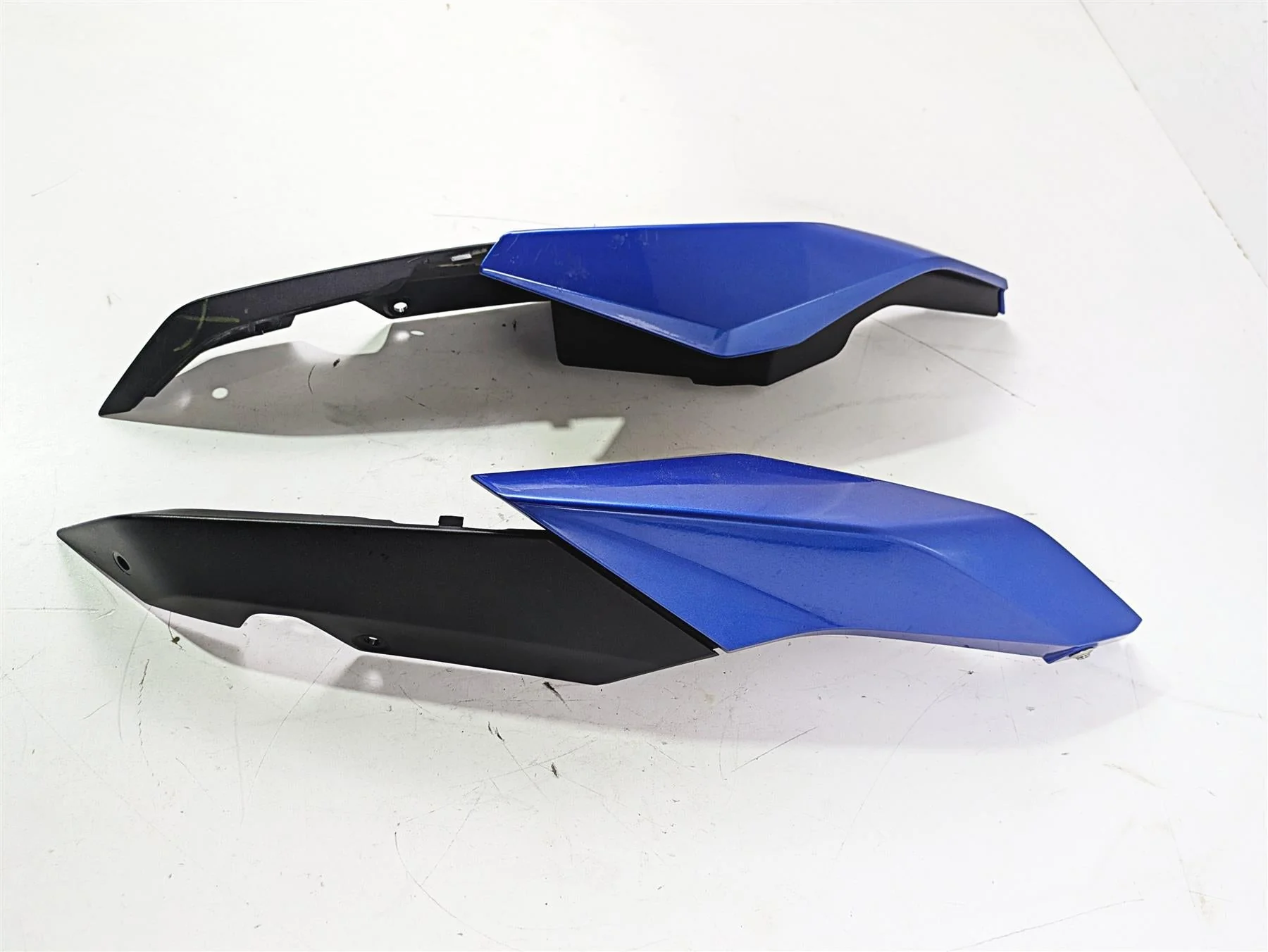 2016 BMW R1200RS K54 Blue Tail Side Cover Fairing Set 46638543525 46638543526 - Image 2