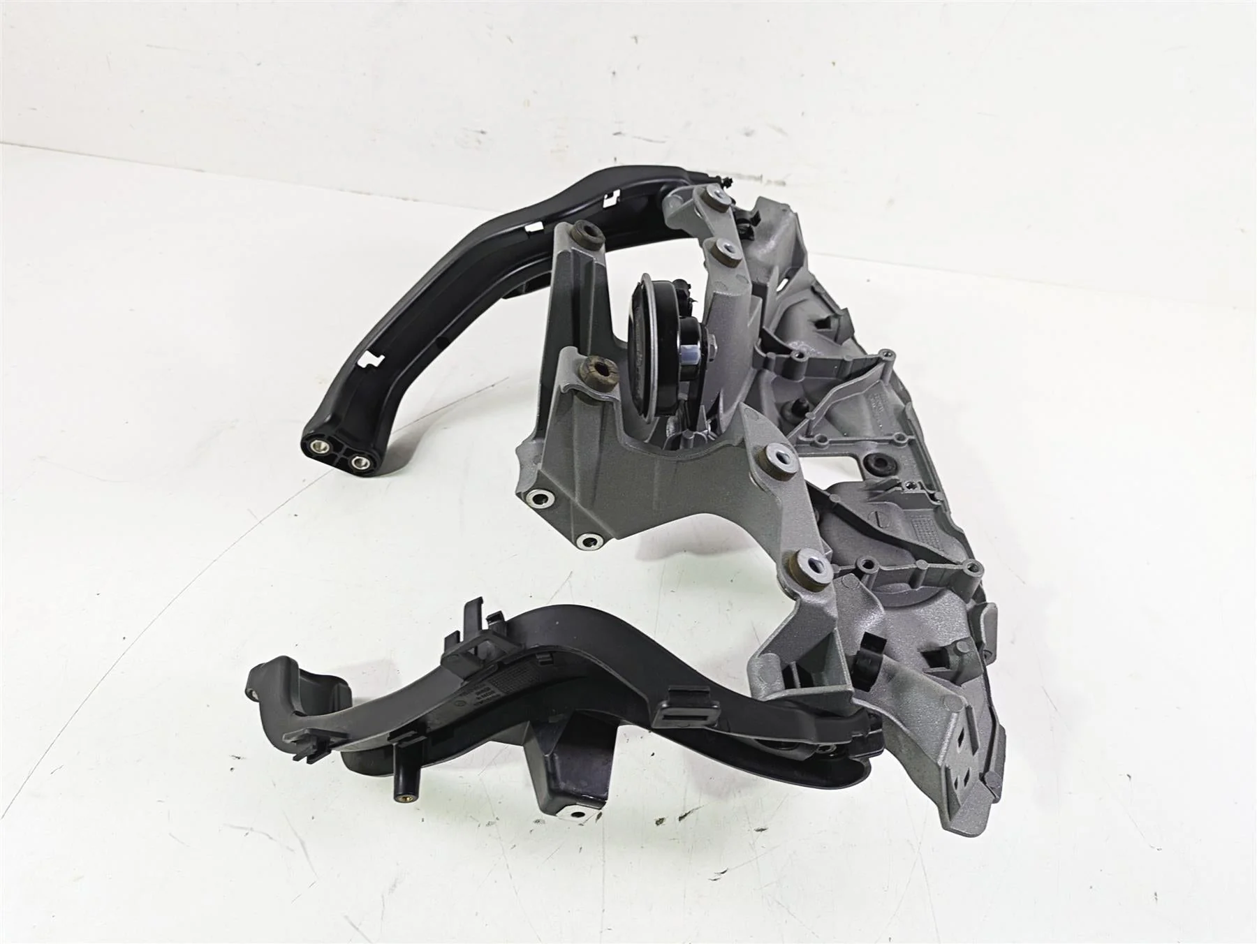 2016 BMW R1200RS K54 Front Stay Holder Carrier Mount 46638546875 - Image 4