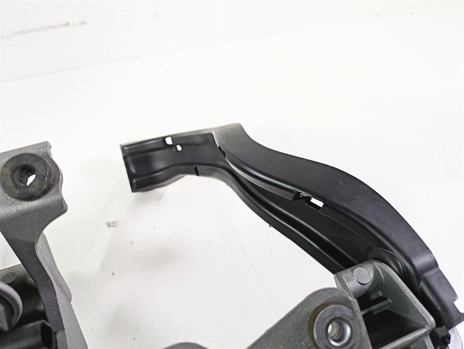 2016 BMW R1200RS K54 Front Stay Holder Carrier Mount 46638546875 - Image 9