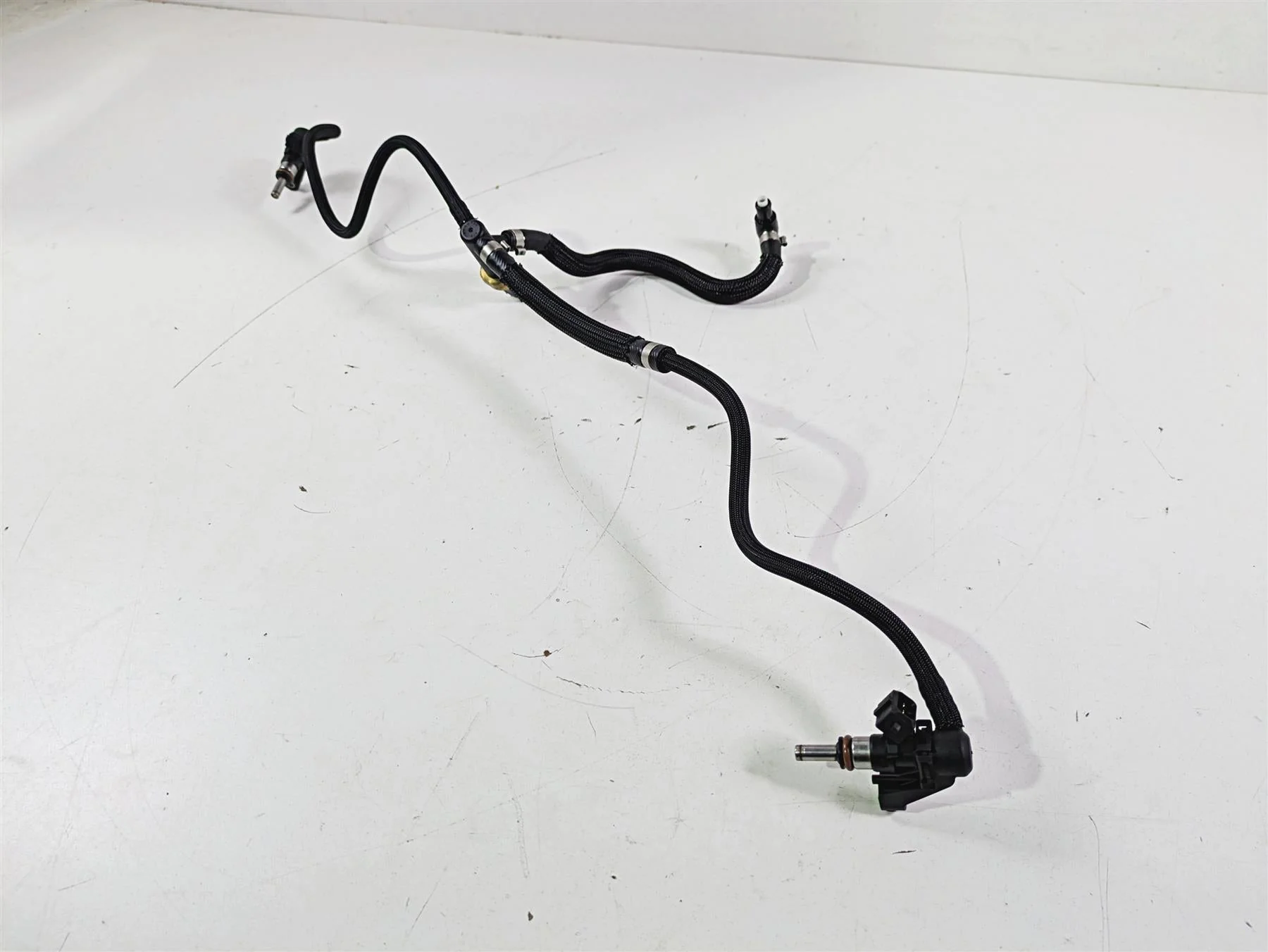 2016 BMW R1200RS K54 Fuel Injectors & Line Set 13617672335 - Image 12