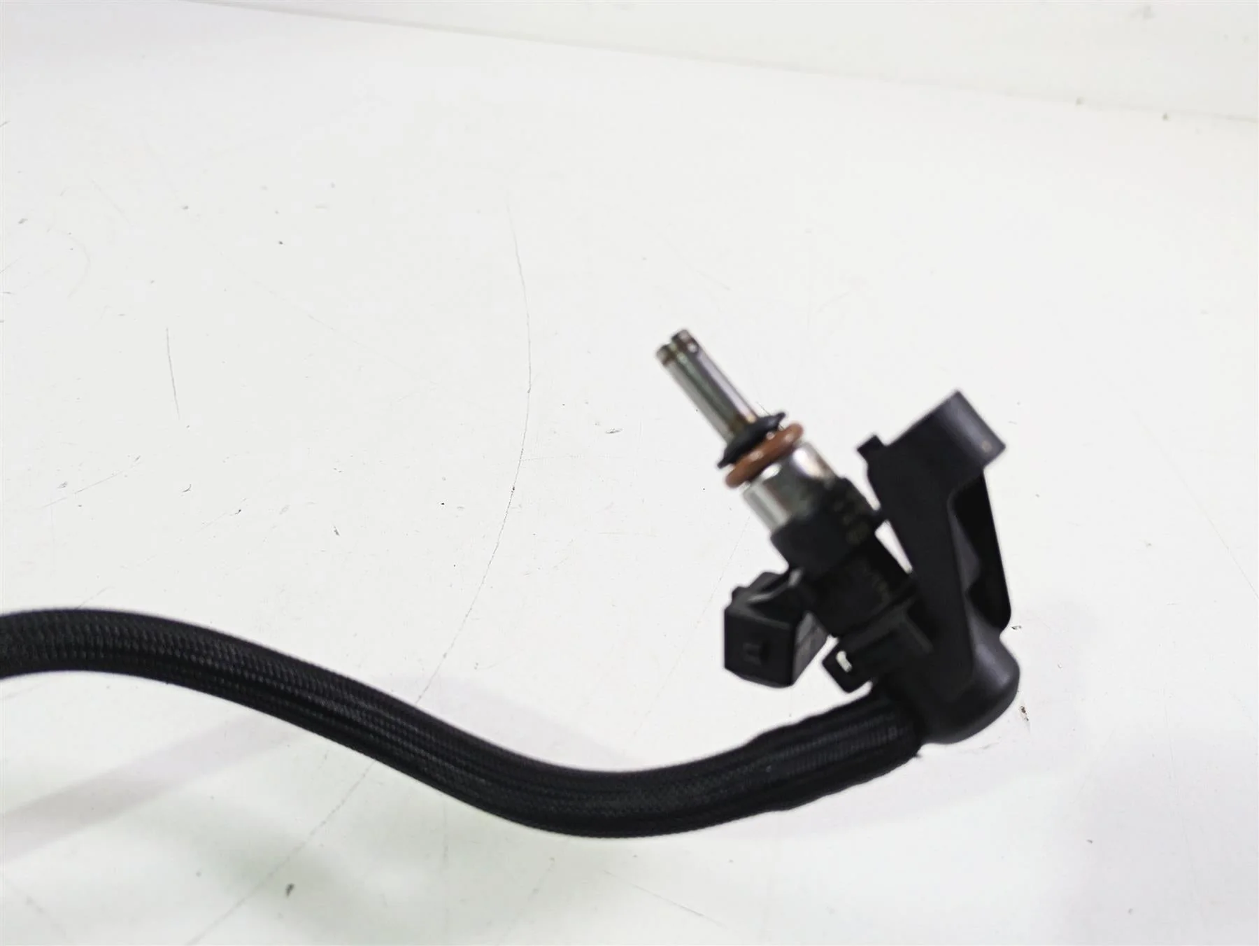 2016 BMW R1200RS K54 Fuel Injectors & Line Set 13617672335 - Image 7