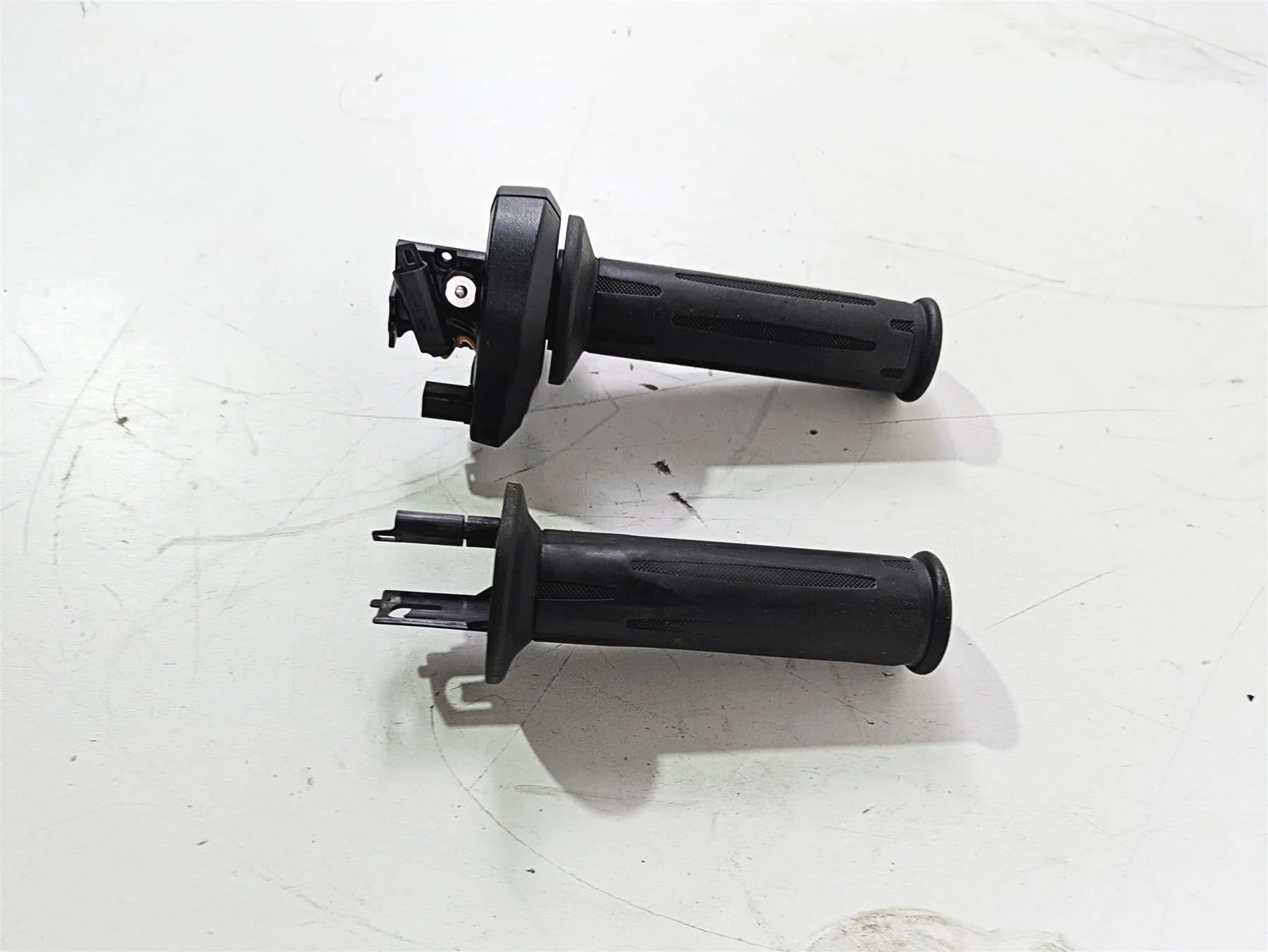 2016 BMW R1200RS K54 Heated Hand Grip Set Cruise 61318552124 61318552115 - Image 3