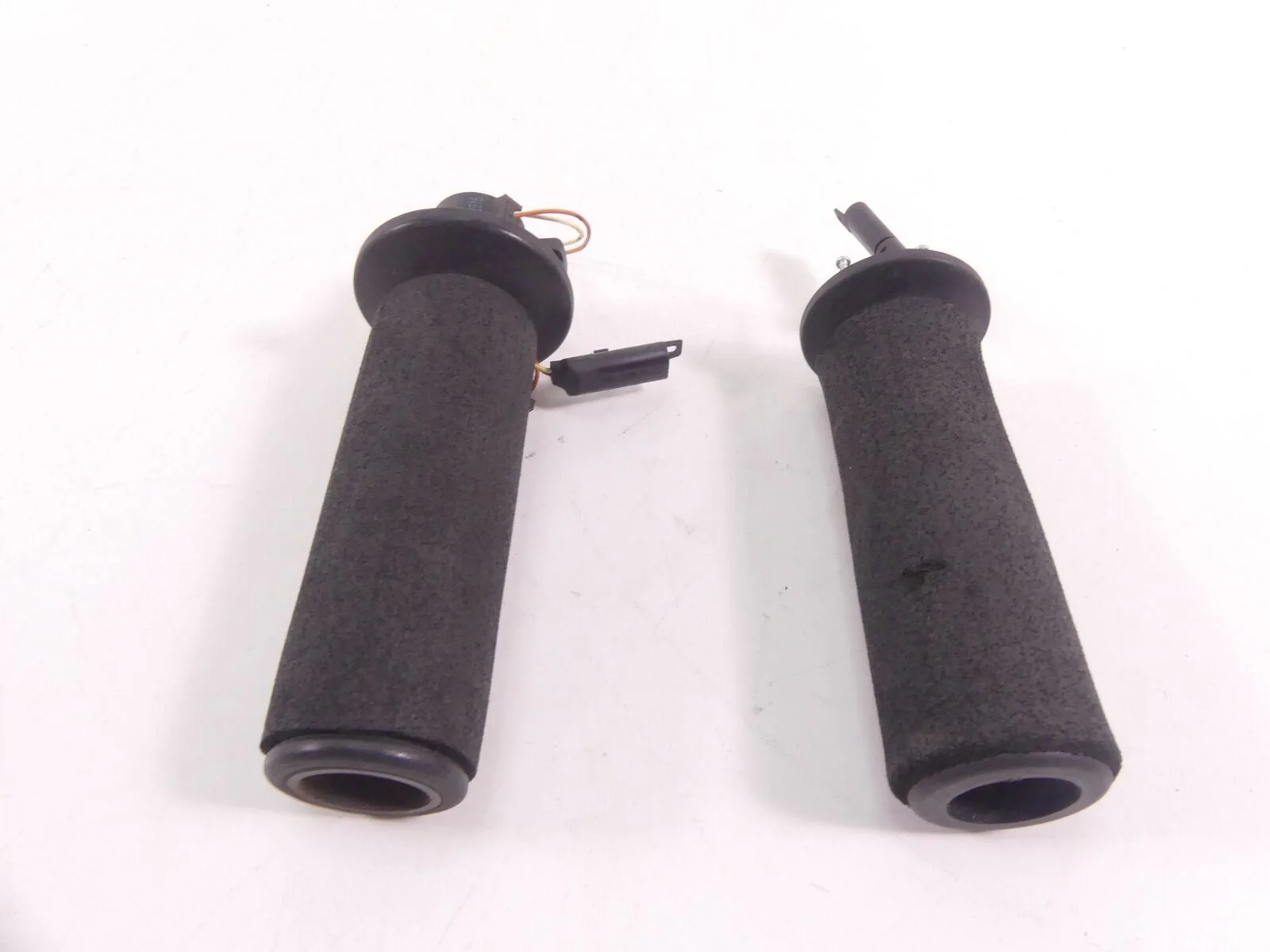 2016 BMW R1200RS K54 Left Right Heated Handle Grip Set 61318552124 - Image 3