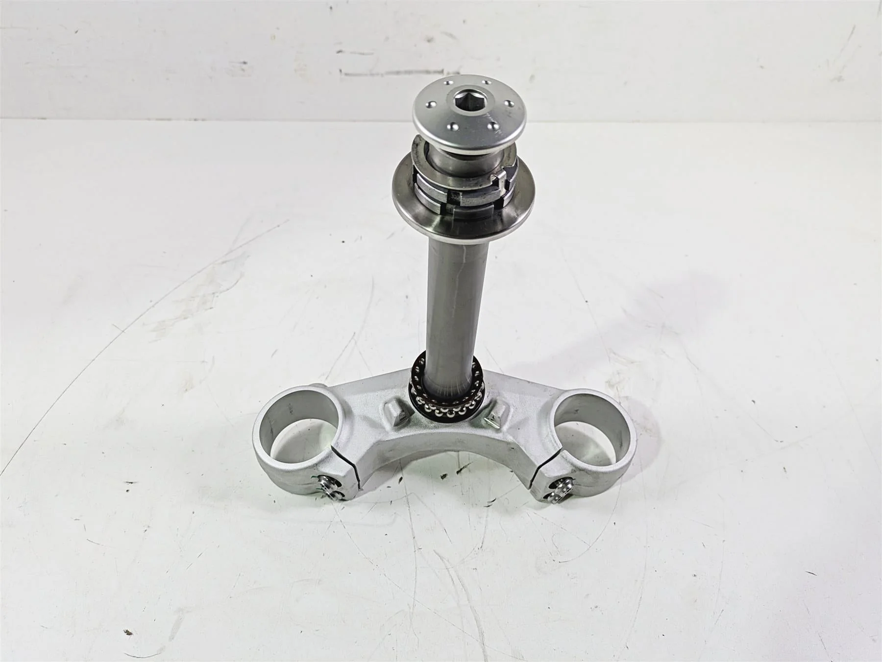 2016 BMW R1200RS K54 Lower Triple Tree Steering Clamp 8549422 31428549594 - Image 2