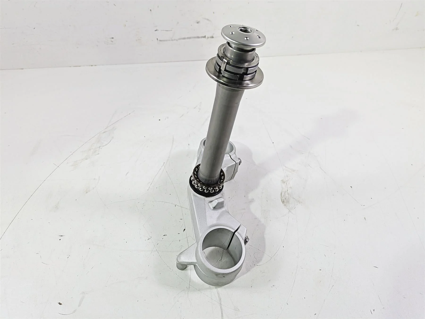 2016 BMW R1200RS K54 Lower Triple Tree Steering Clamp 8549422 31428549594 - Image 3