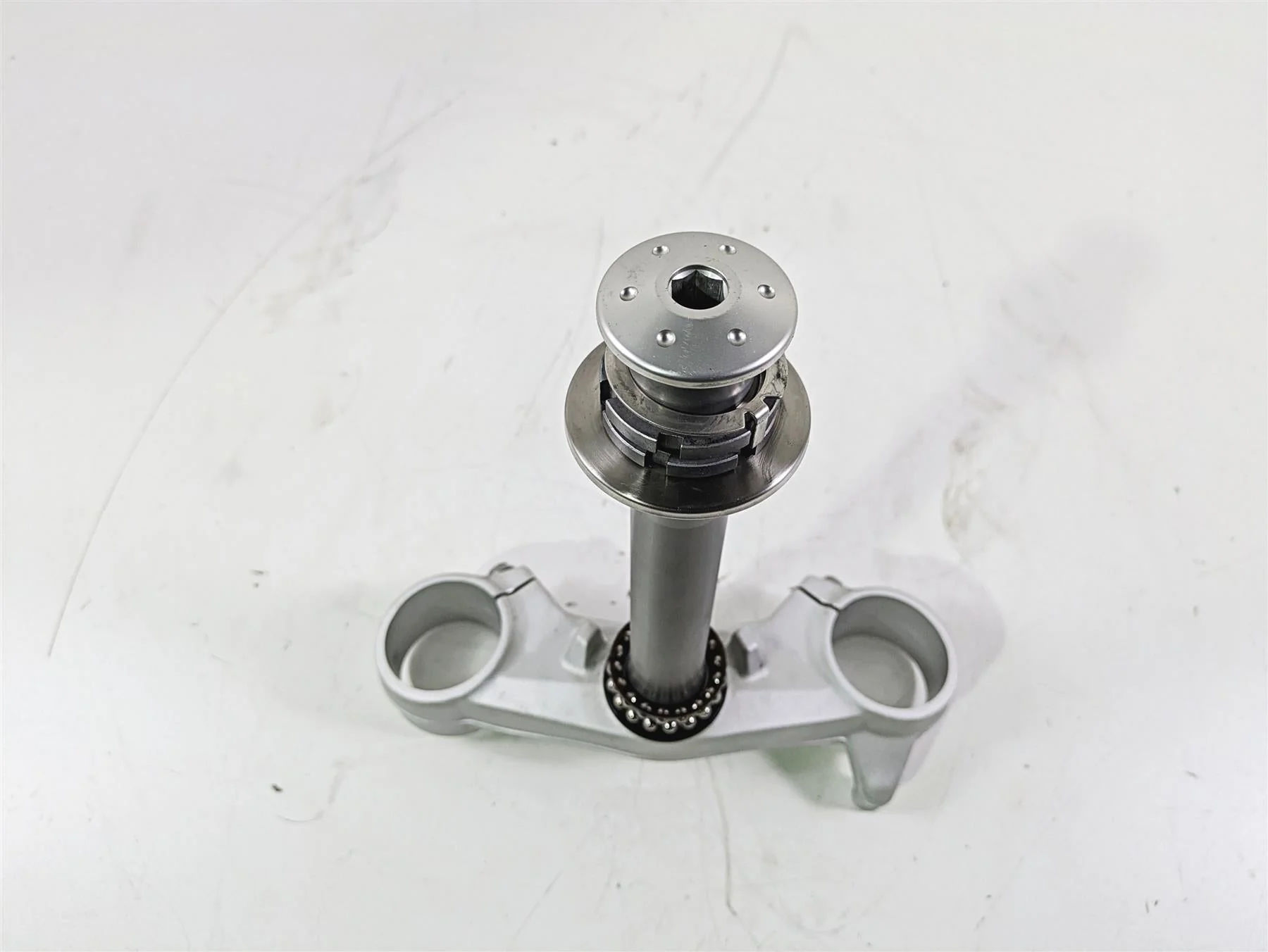 2016 BMW R1200RS K54 Lower Triple Tree Steering Clamp 8549422 31428549594 - Image 4