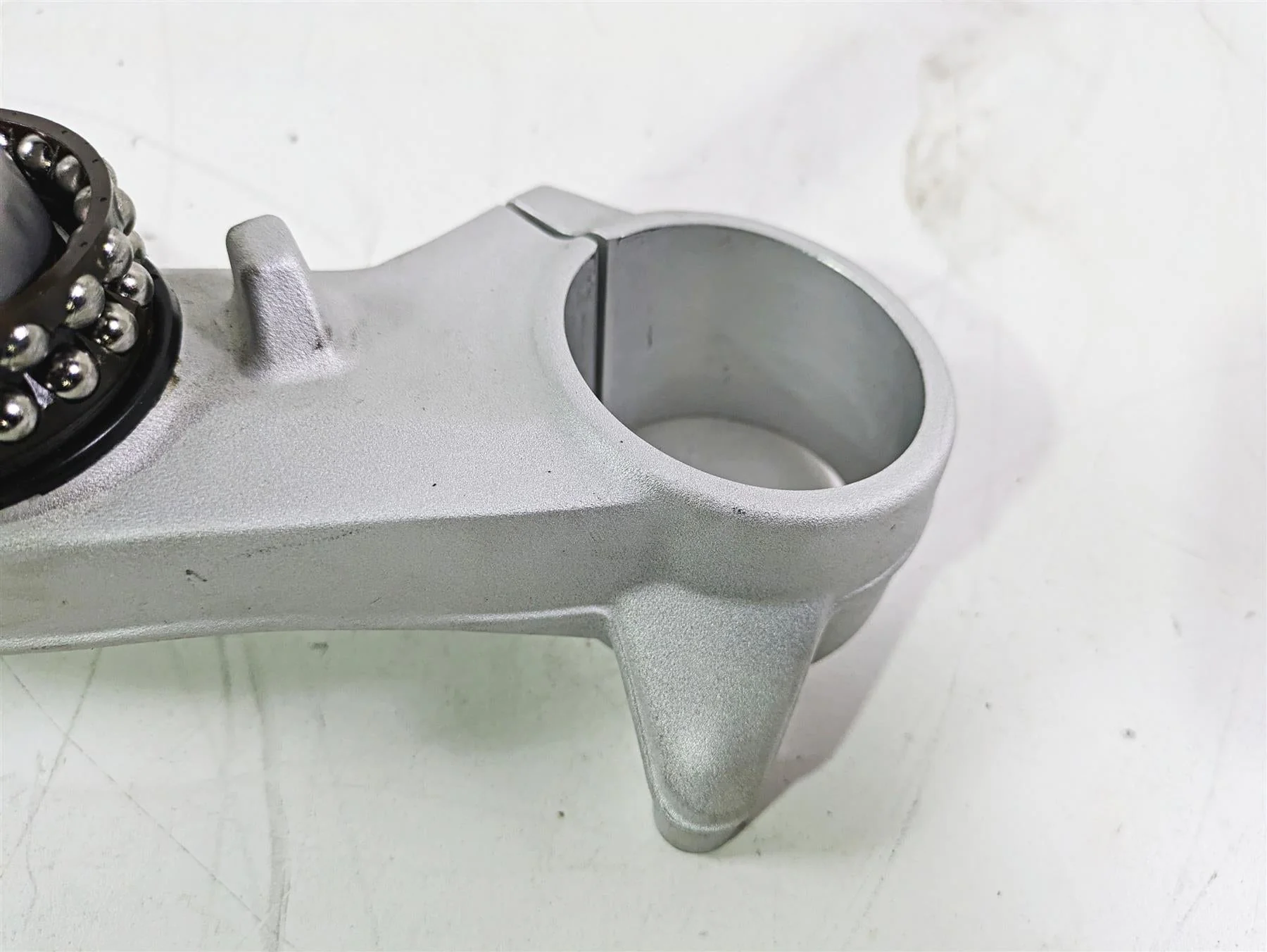 2016 BMW R1200RS K54 Lower Triple Tree Steering Clamp 8549422 31428549594 - Image 5